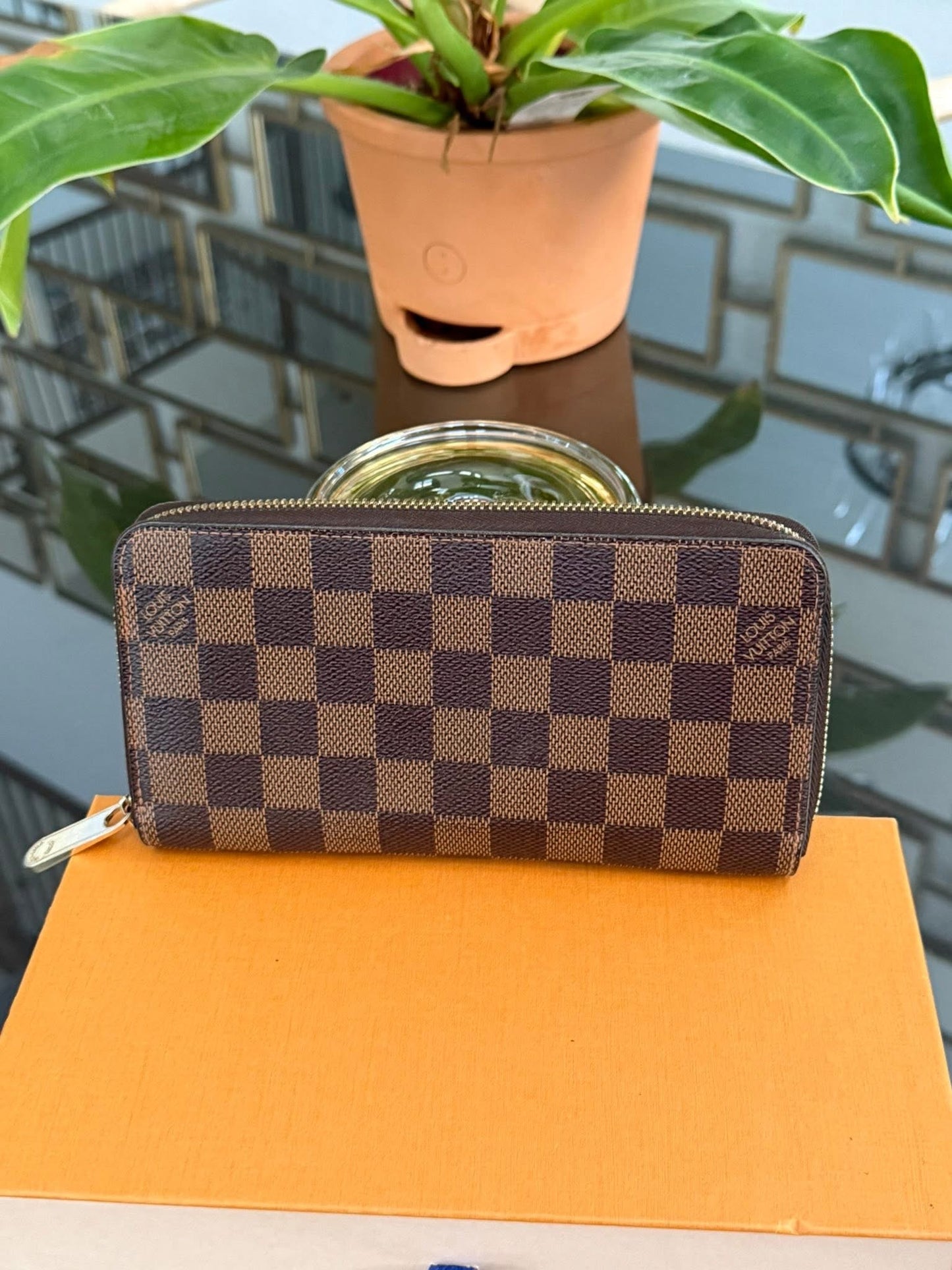 Zippy Long Wallet in DE with Box Year: 2013