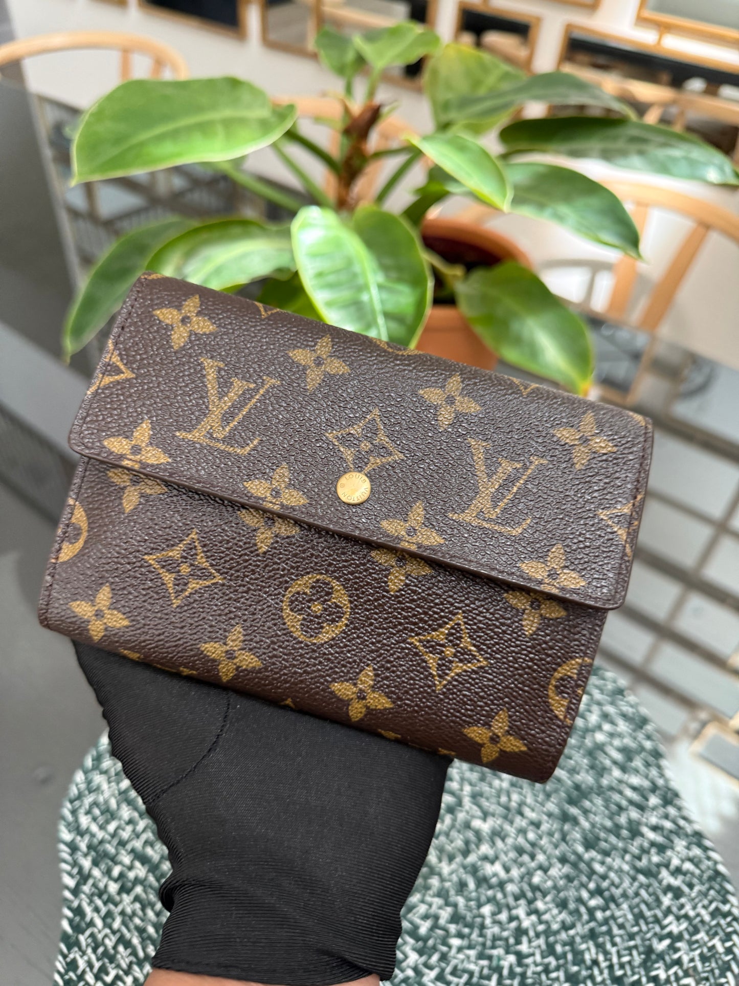 Etui Wallet Passport Holder in Monogram with 6 Cardholders ๐๏ธ Year: 1999