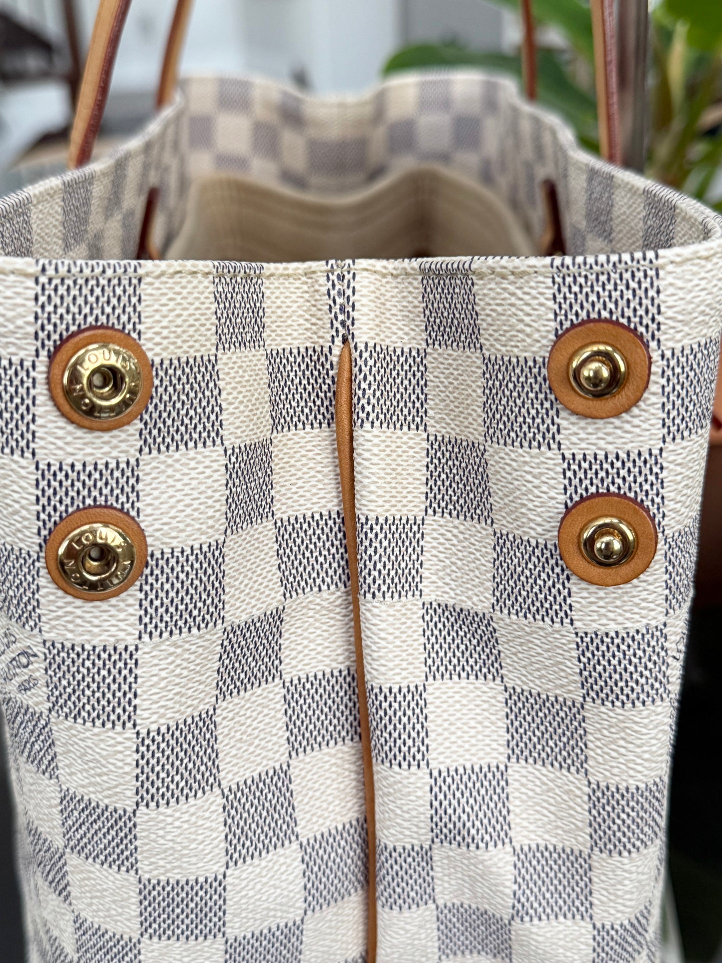 Cabas Adventure Tote MM Azur with Dustbag and Insert Organizer
🗓️ Year: 2014