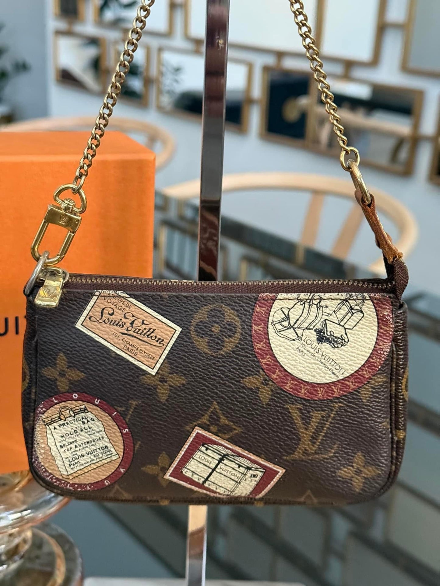 Monogram Patch Mini Pochette Accessories with Vanchetta Handle, Dustbag & Box - π
Year: 2009