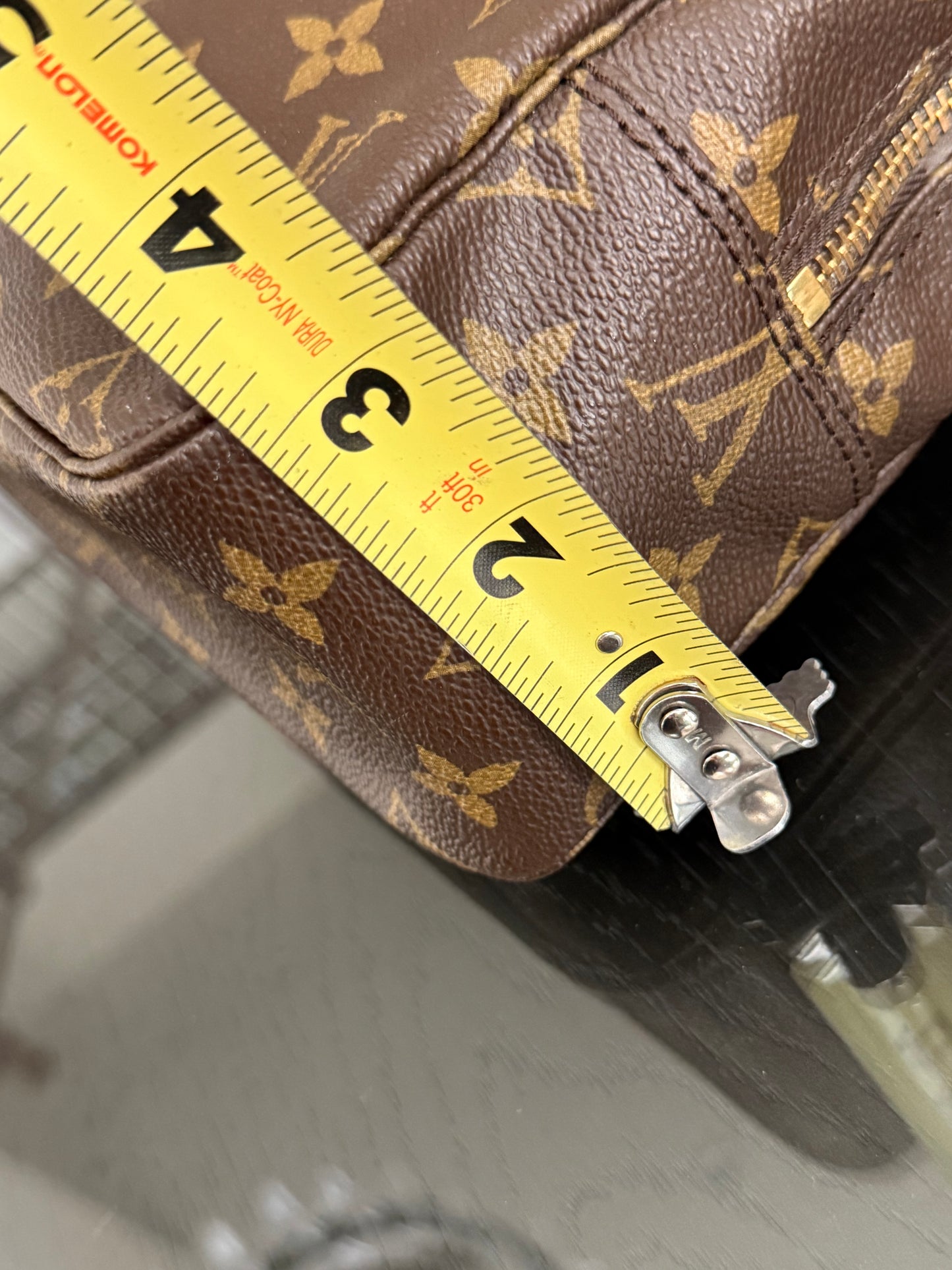 Trousse 28 π
Year: 1987