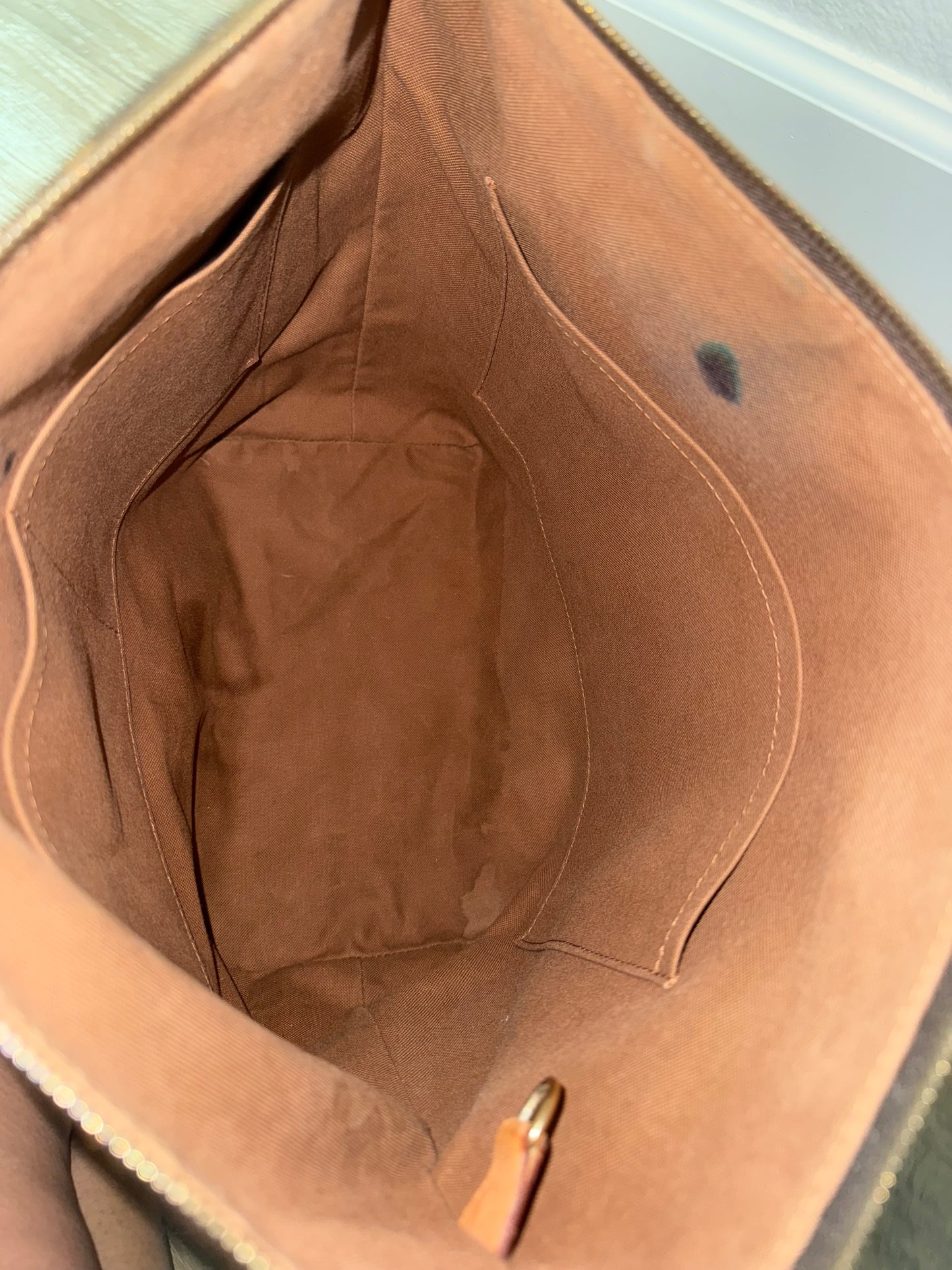 Totally MM with Dustbag and Insert Organizer -Year: 2012