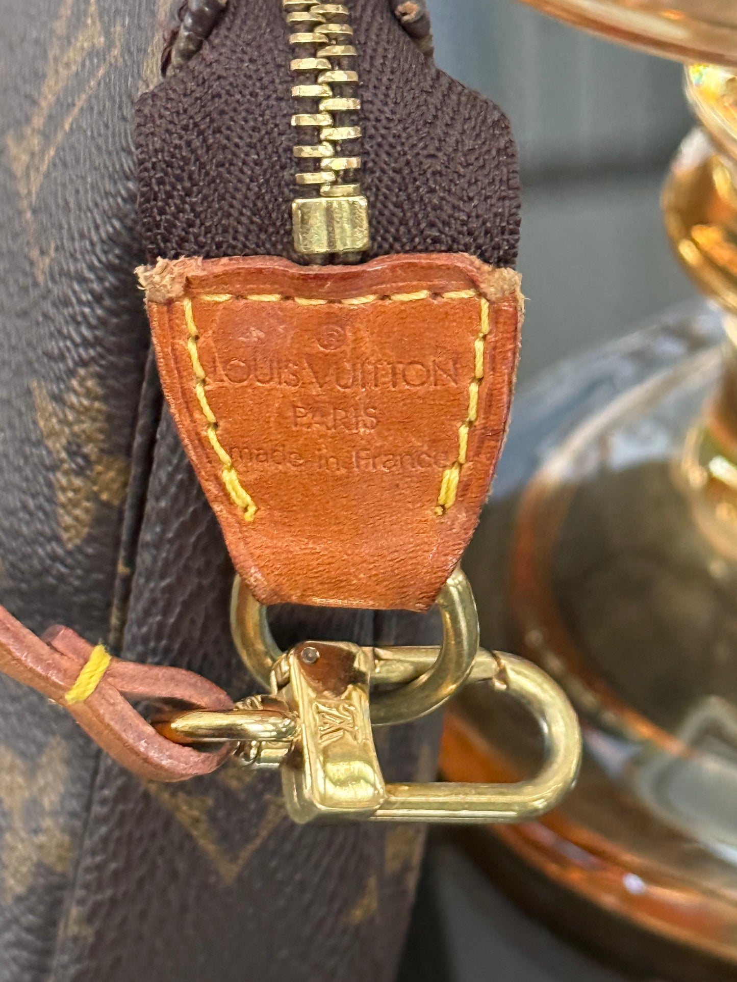 Pochette Accessories - ๐
Year: 2000