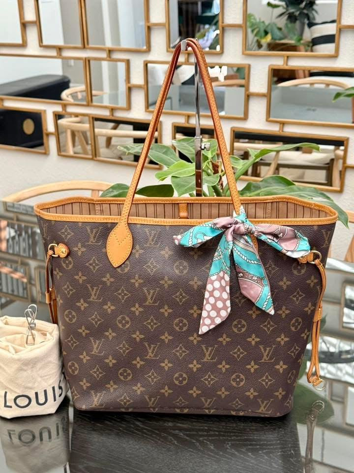 Neverfull MM with Dustbag π
Year: 2007