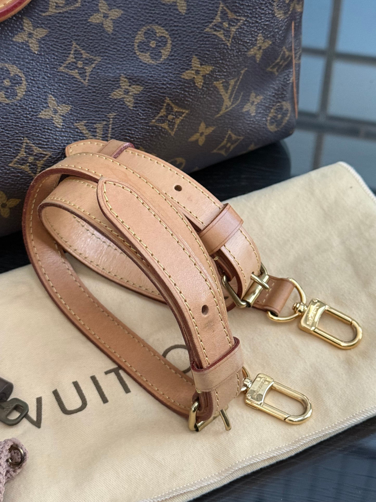 Speedy 35 Bandoulier with lock ๐key, Dustbag and handle cover - ๐
Year: 2011