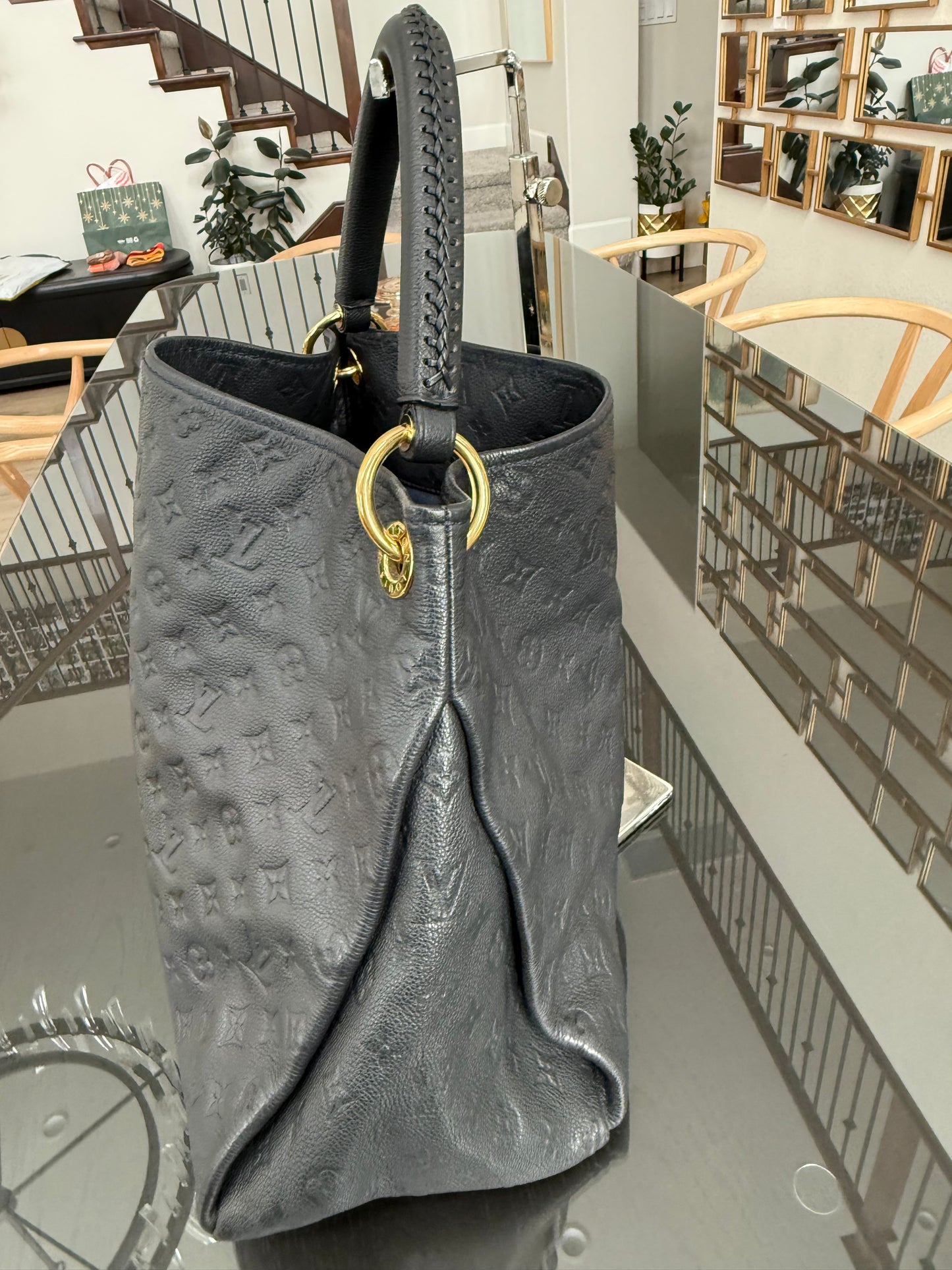 Artsy MM Empriente (Black/Dark Blue) with Dustbag and Insert Organizer - ๐
Year: 2011