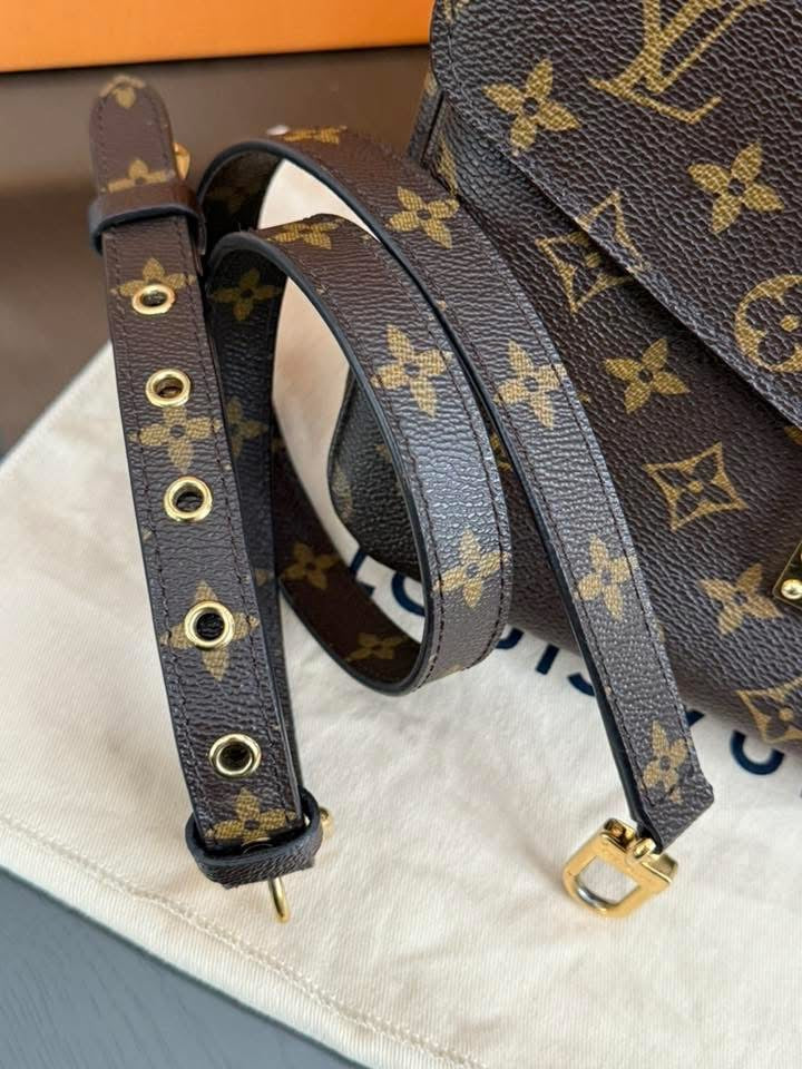 Pochette Metis in Monogram with Box, Dustbag and Paper bag -Year 2015