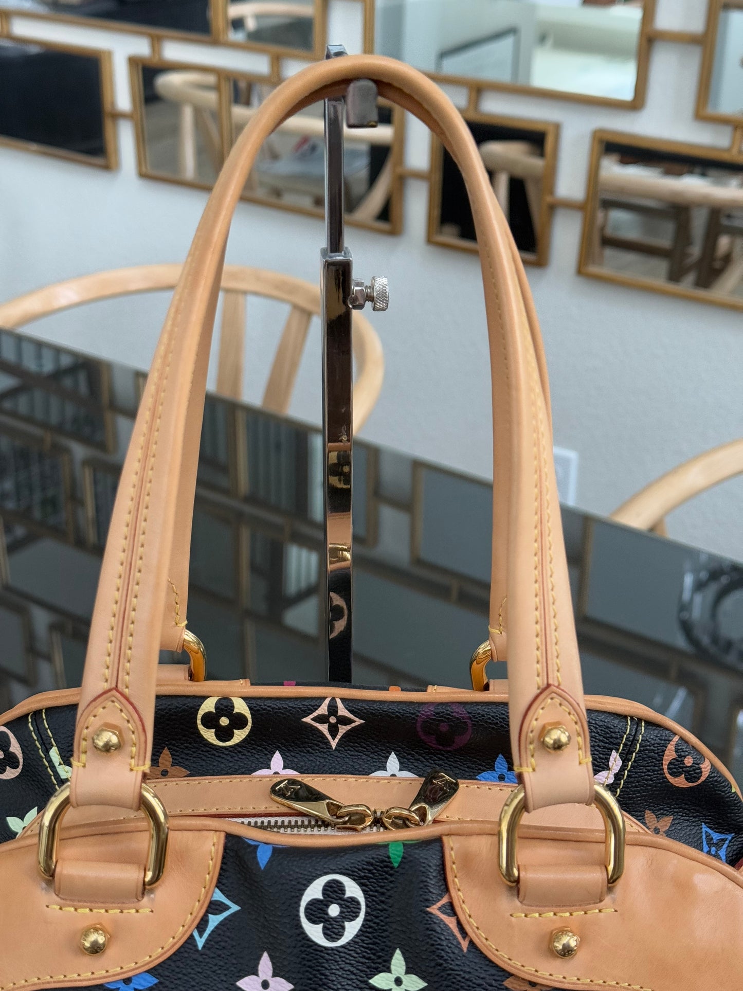 Murakami / Multicolor Claudia with Dustbag π
Year: 2009