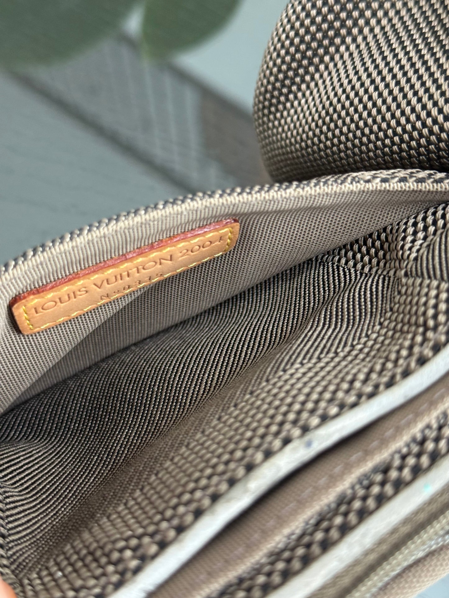 Damier Geant Ceinture Jogging Waist Bag -🗓️ Year: 2004