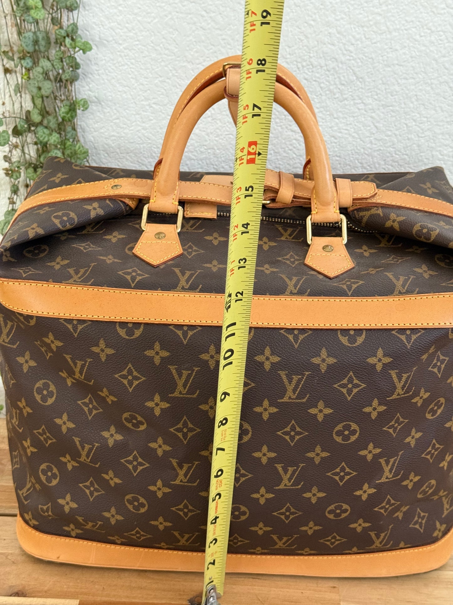 Cruiser 40 with Luggage tag and poignet ποΈ Year: 1999
