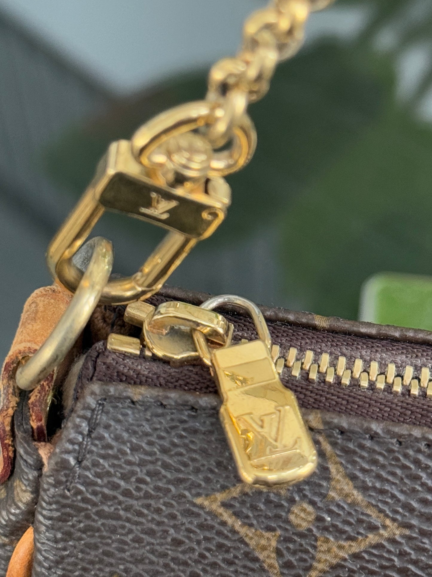 Eva Clutch with Insert Organizer and Dustbag🗓️ Year: 2011