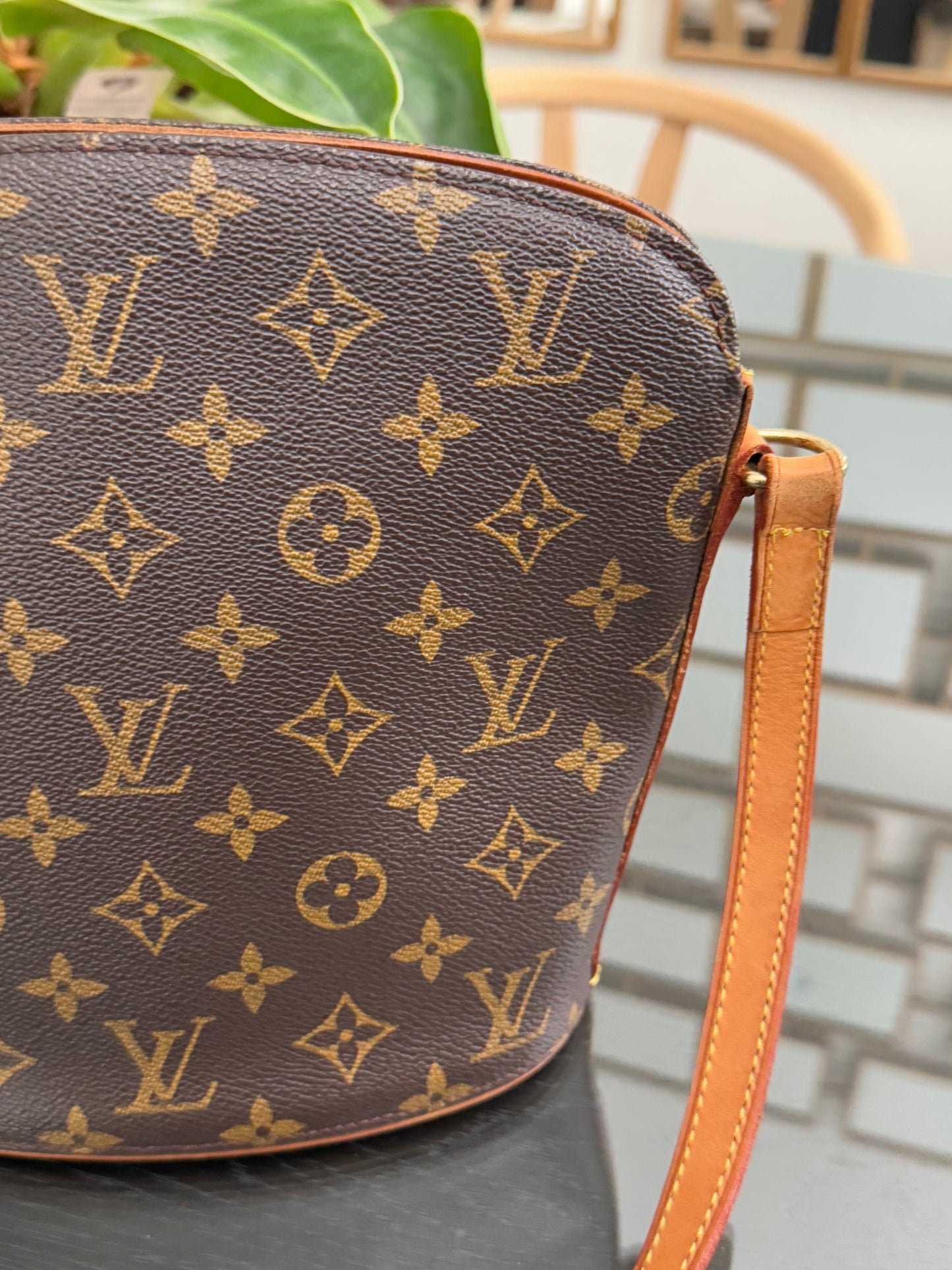 Drouot Crossbody -
π
Year: 2001