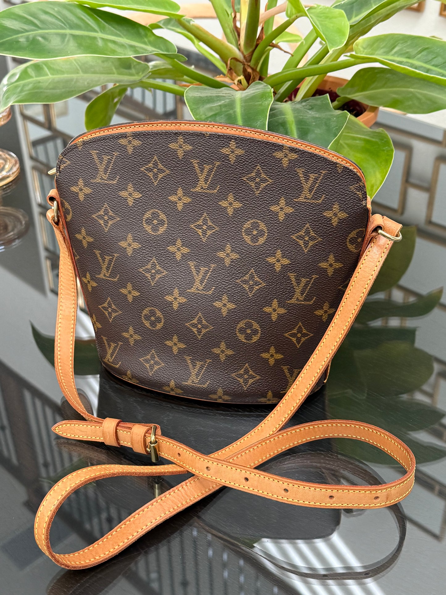 Drouot Crossbody
π
Year: 1997