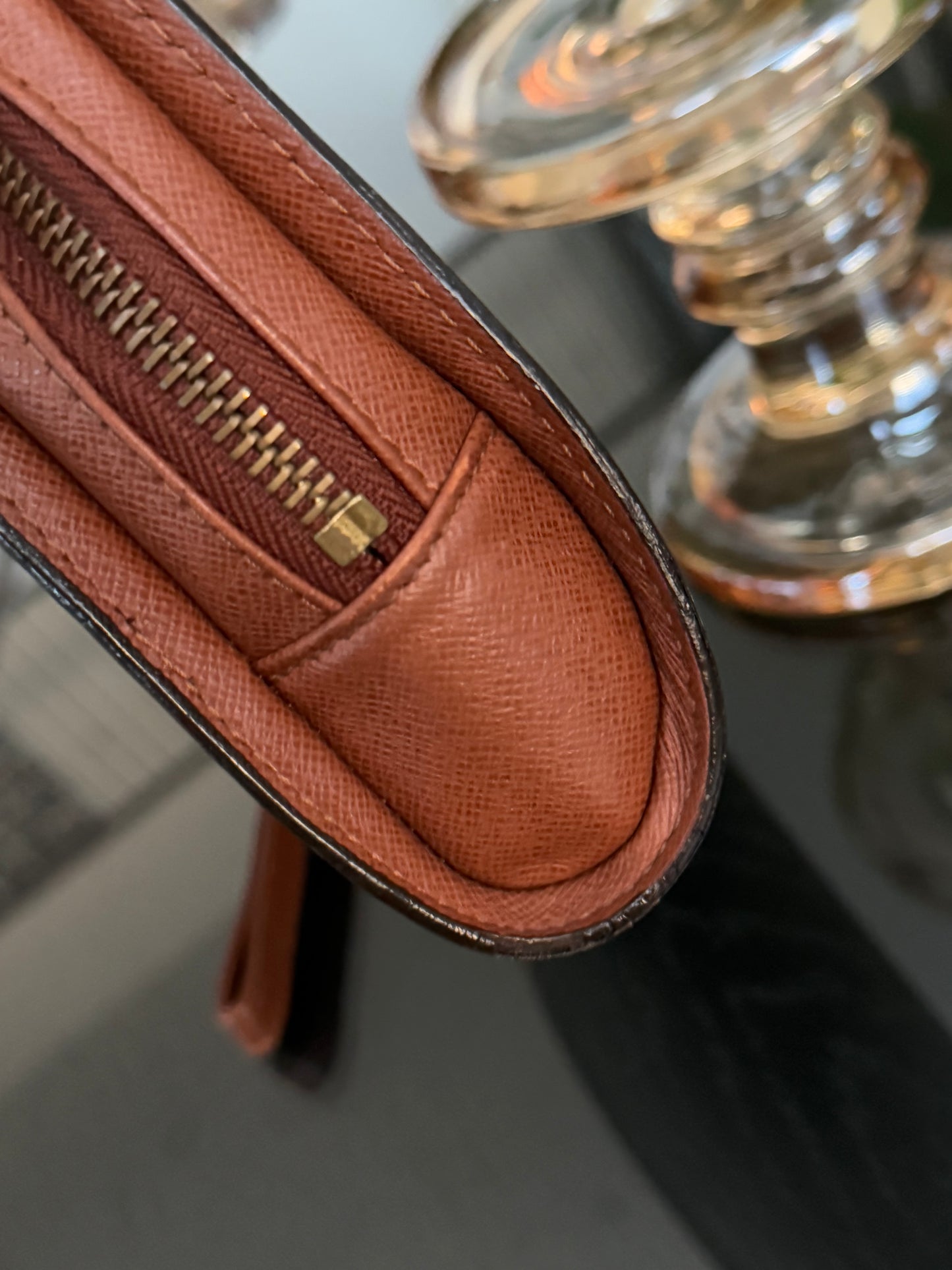 Orsay Clutch
๐๏ธ Year: 1998