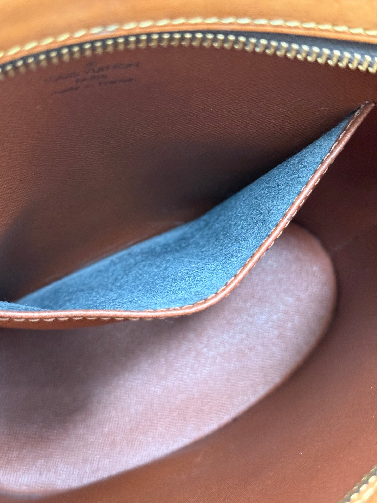 Drouot Crossbody
π
Year: 1997