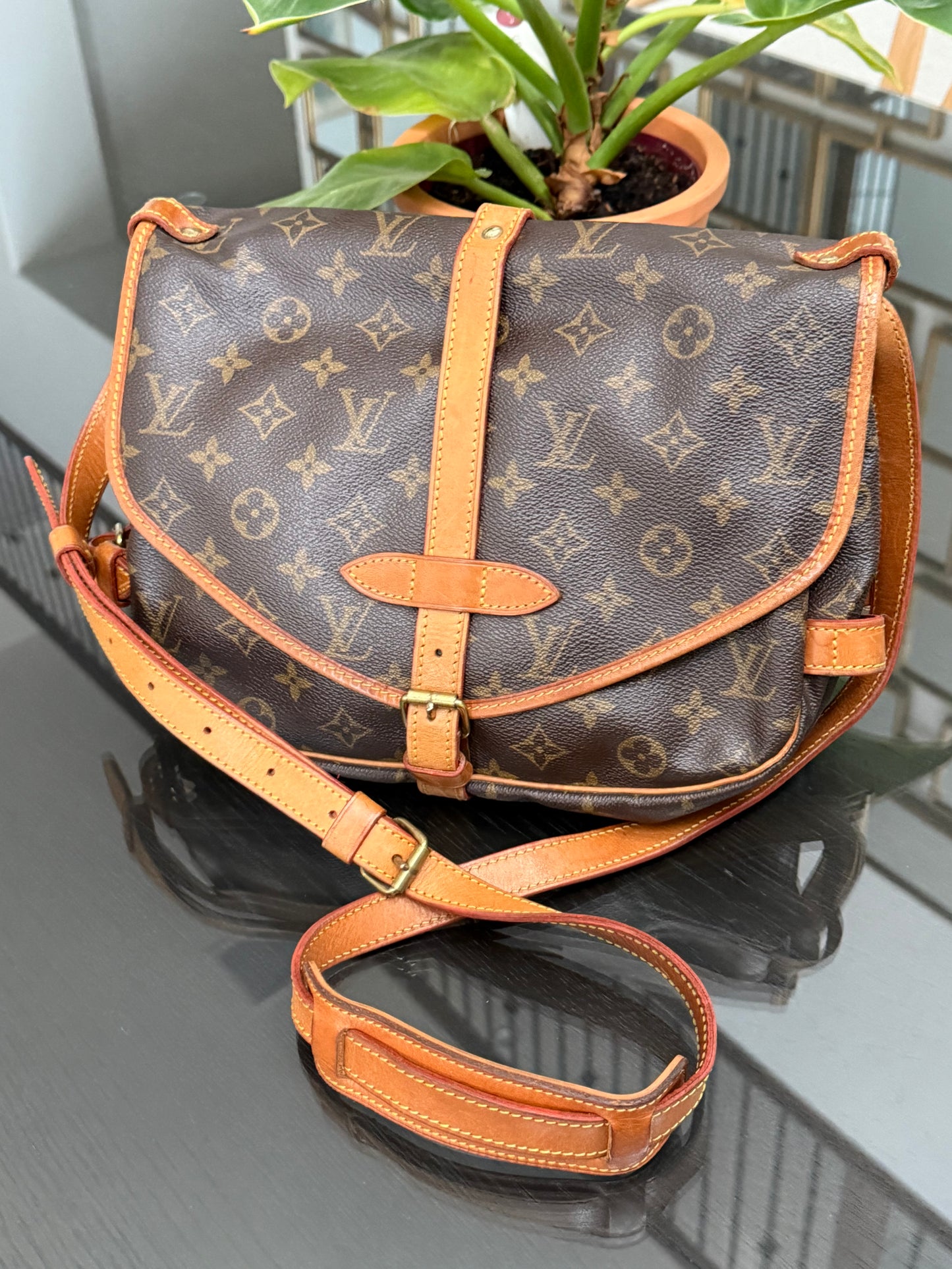 Saumur 30 Crossbody -๐๏ธ Year: 1992