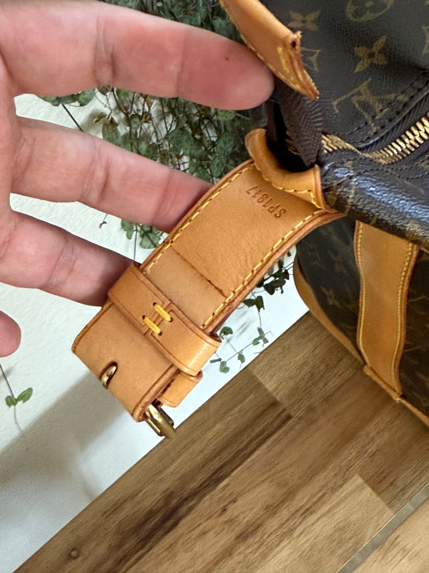 Cruiser 40 with Luggage tag ποΈ Year: 1997