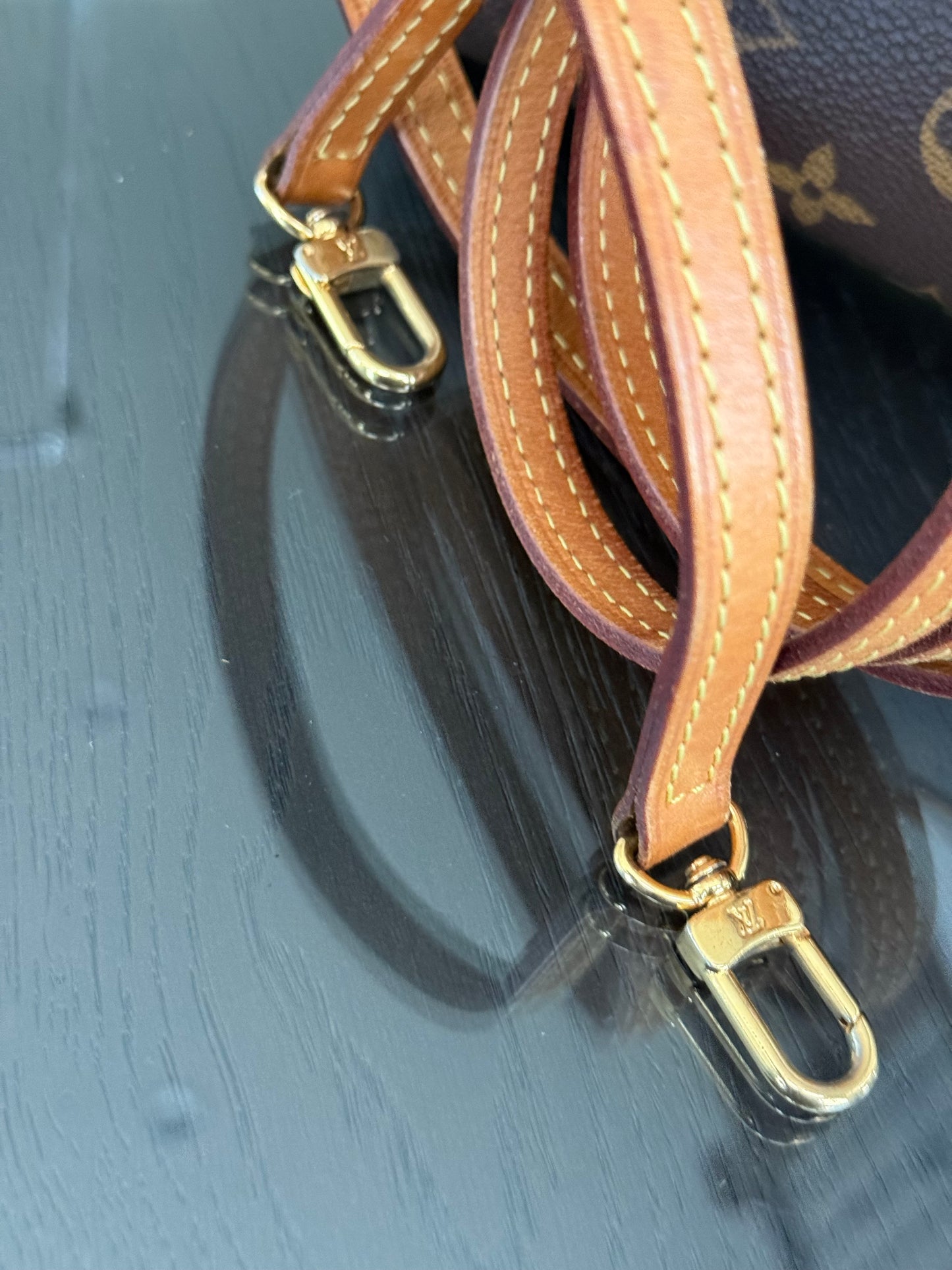 Eva Clutch with Dustbag- ๐๏ธ Year: 2015