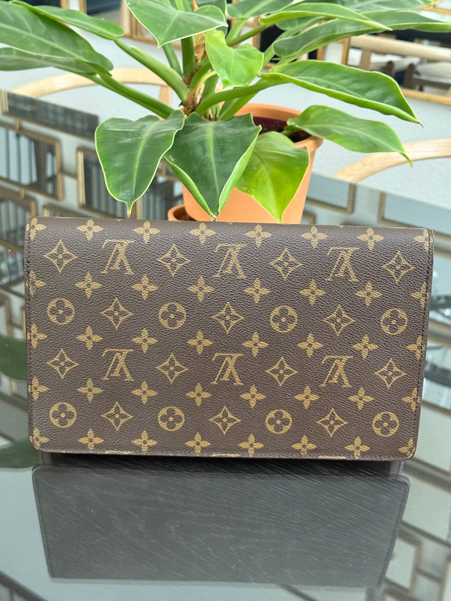 Chaillot Clutch w/ Dustbag 🗓️ Year: 1987