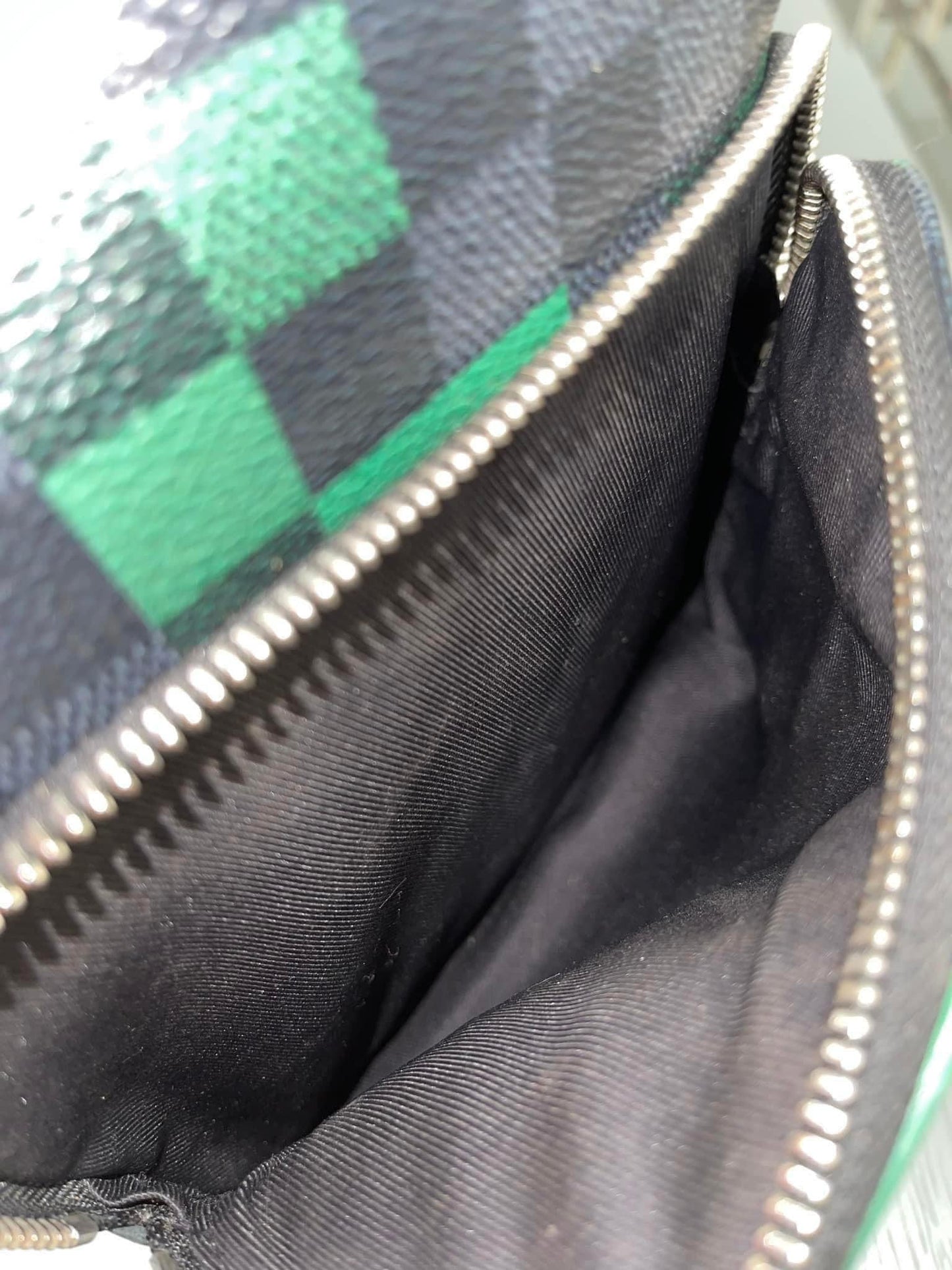 Avenue Sling Damier Graphite Green Pixel -Year 2018