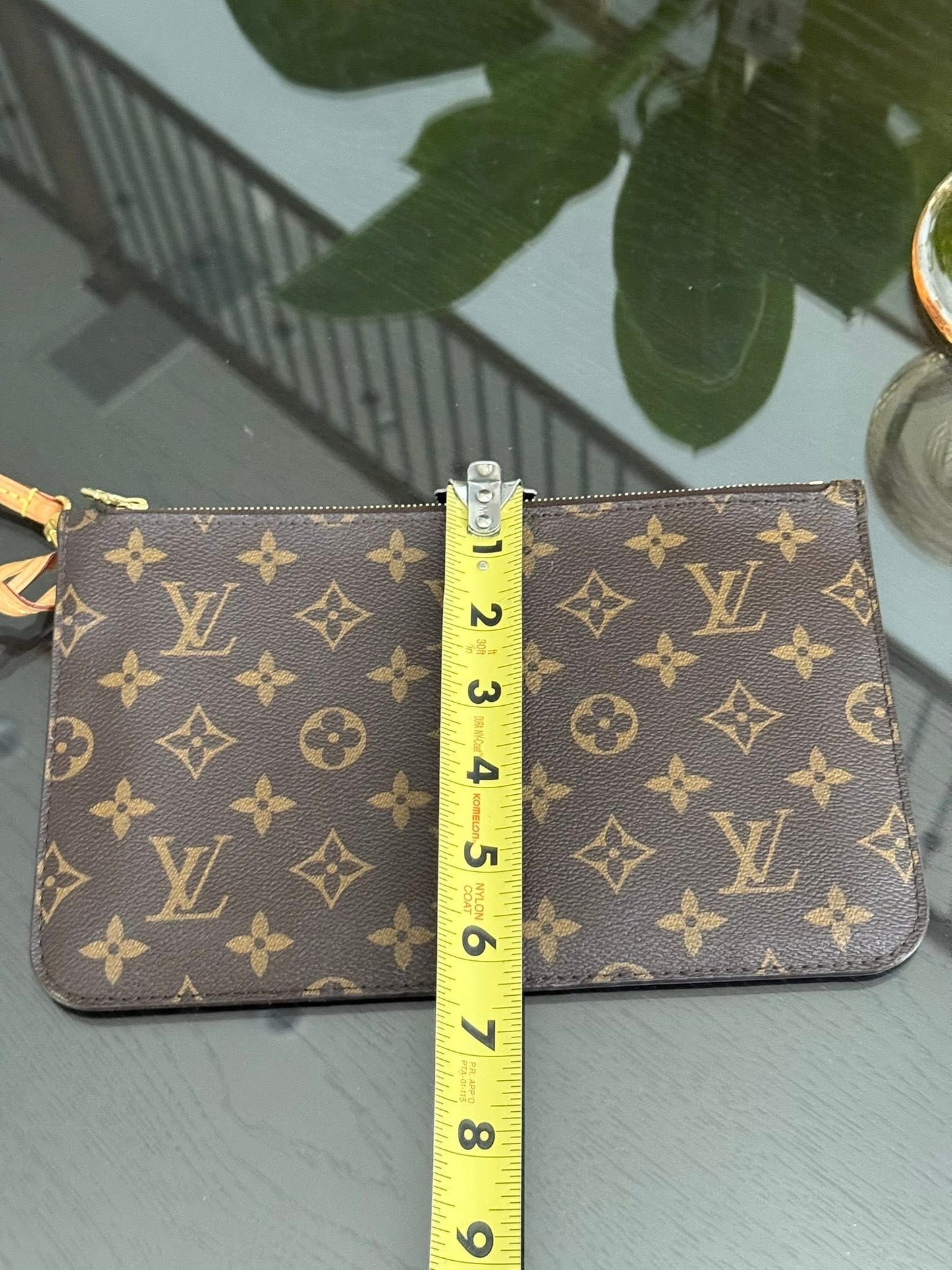 Neverfull MM/GM Pouch in beige 🗓️ Year: 2016