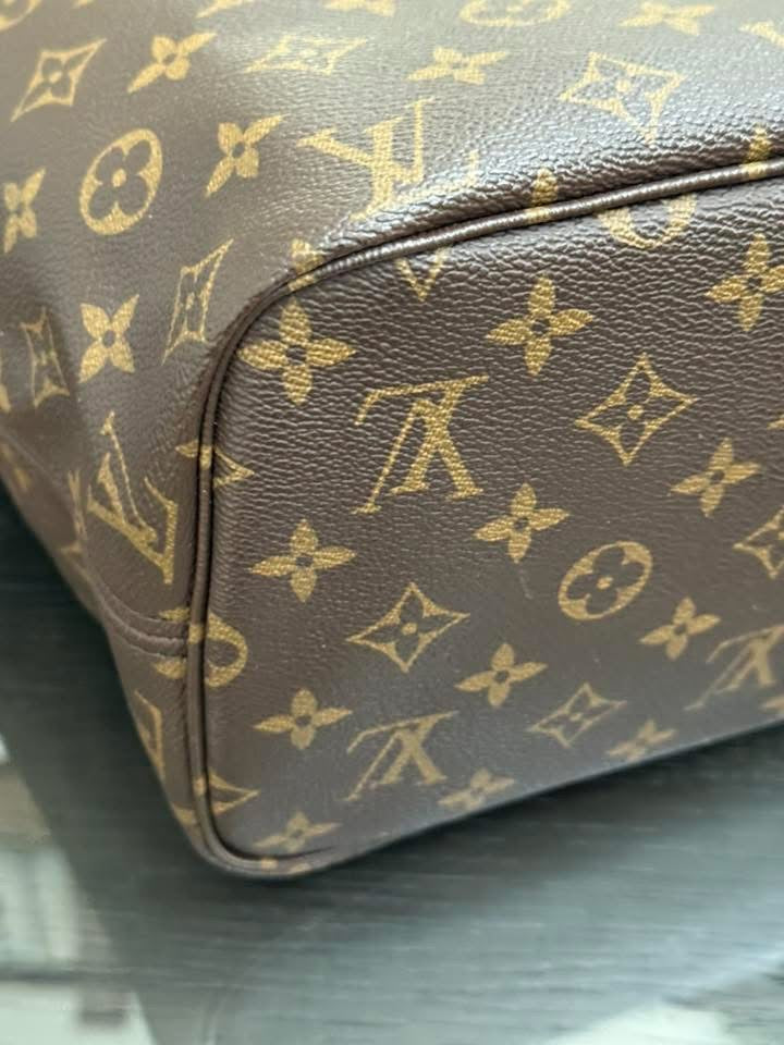 Neverfull MM Monogram in Peony with Dustbag and Insert organizer π
Year: 2020