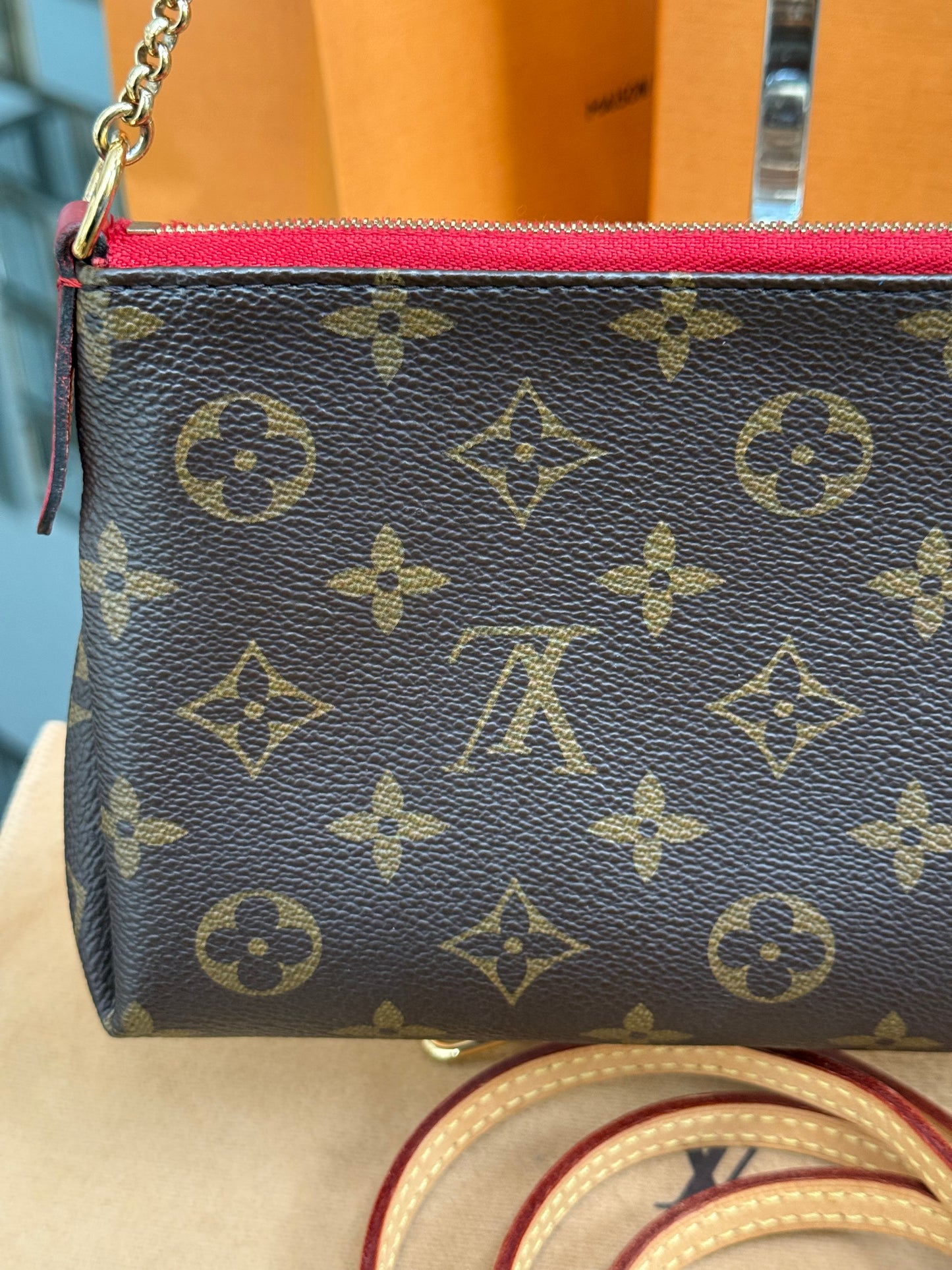 Pallas Clutch w/ Box, Dustbag and Paper bag - Year: 2017