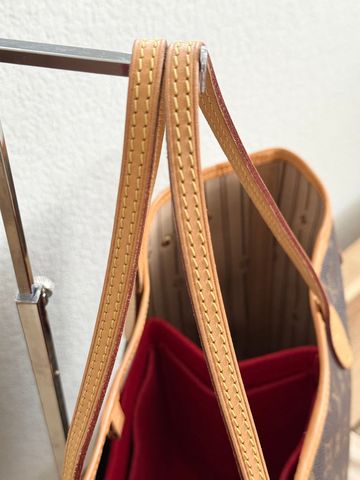 Neverfull MM with Dustbag and Insert Organizer -Year: 2012