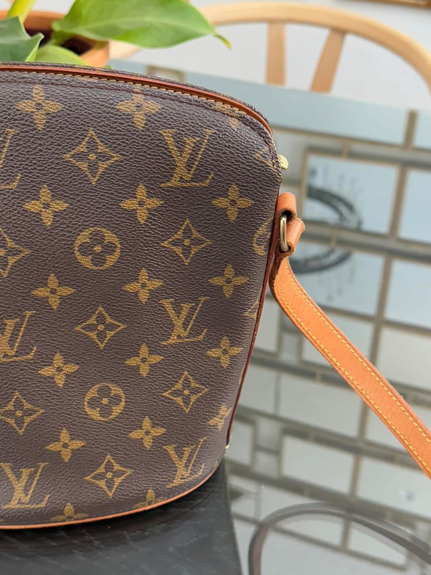 Drouot Crossbody
π
Year: 2001
