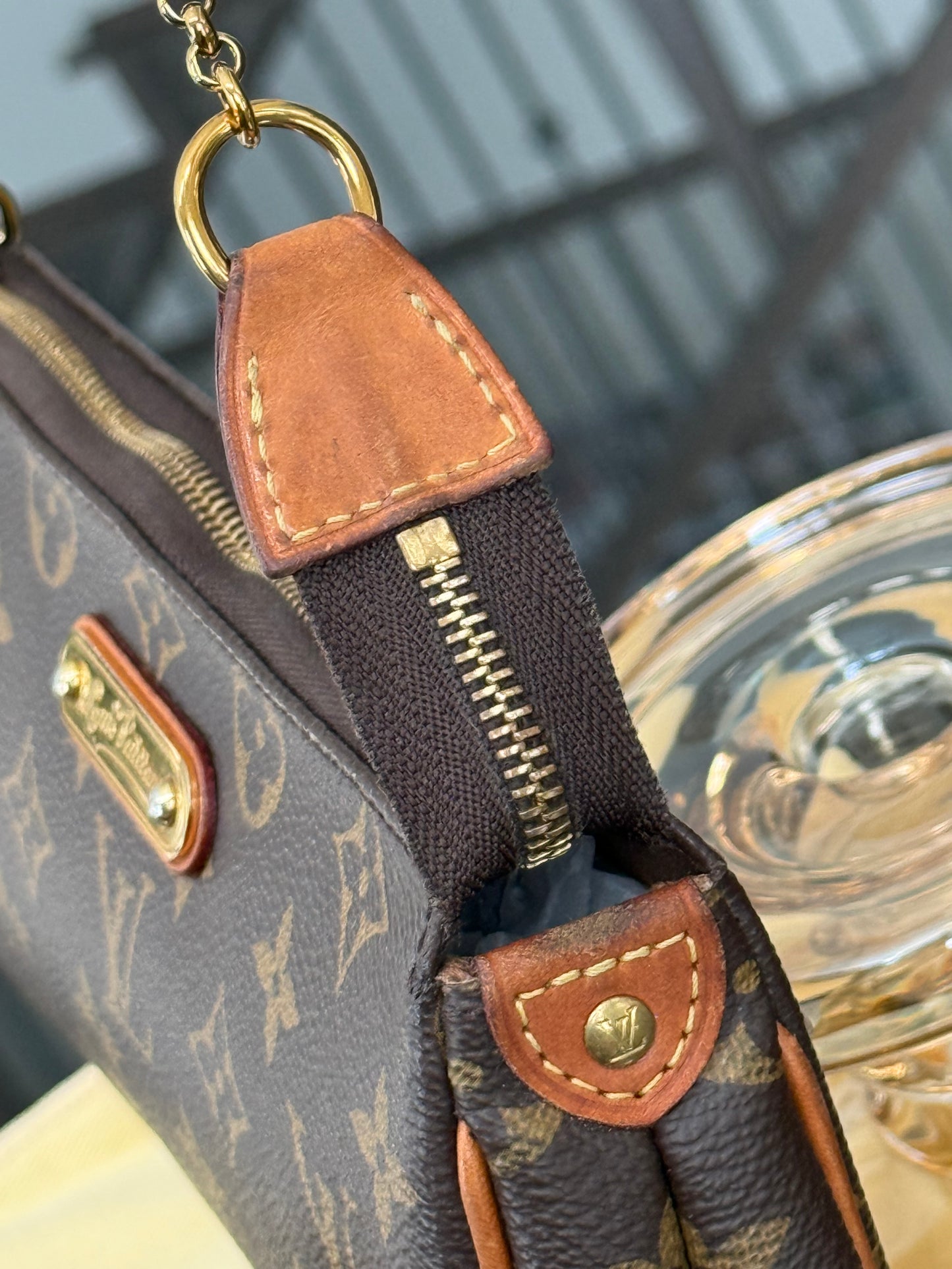 Eva Clutch Crossbody with Dustbag and Box🗓️ Year: 2015