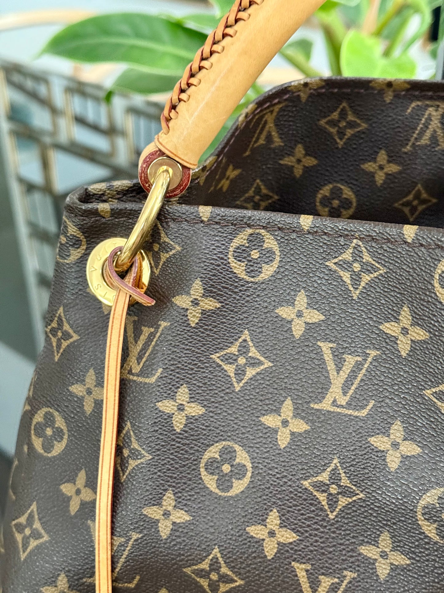 Artsy MM with Dustbag and Insert Organizer - ๐
Year: 2010