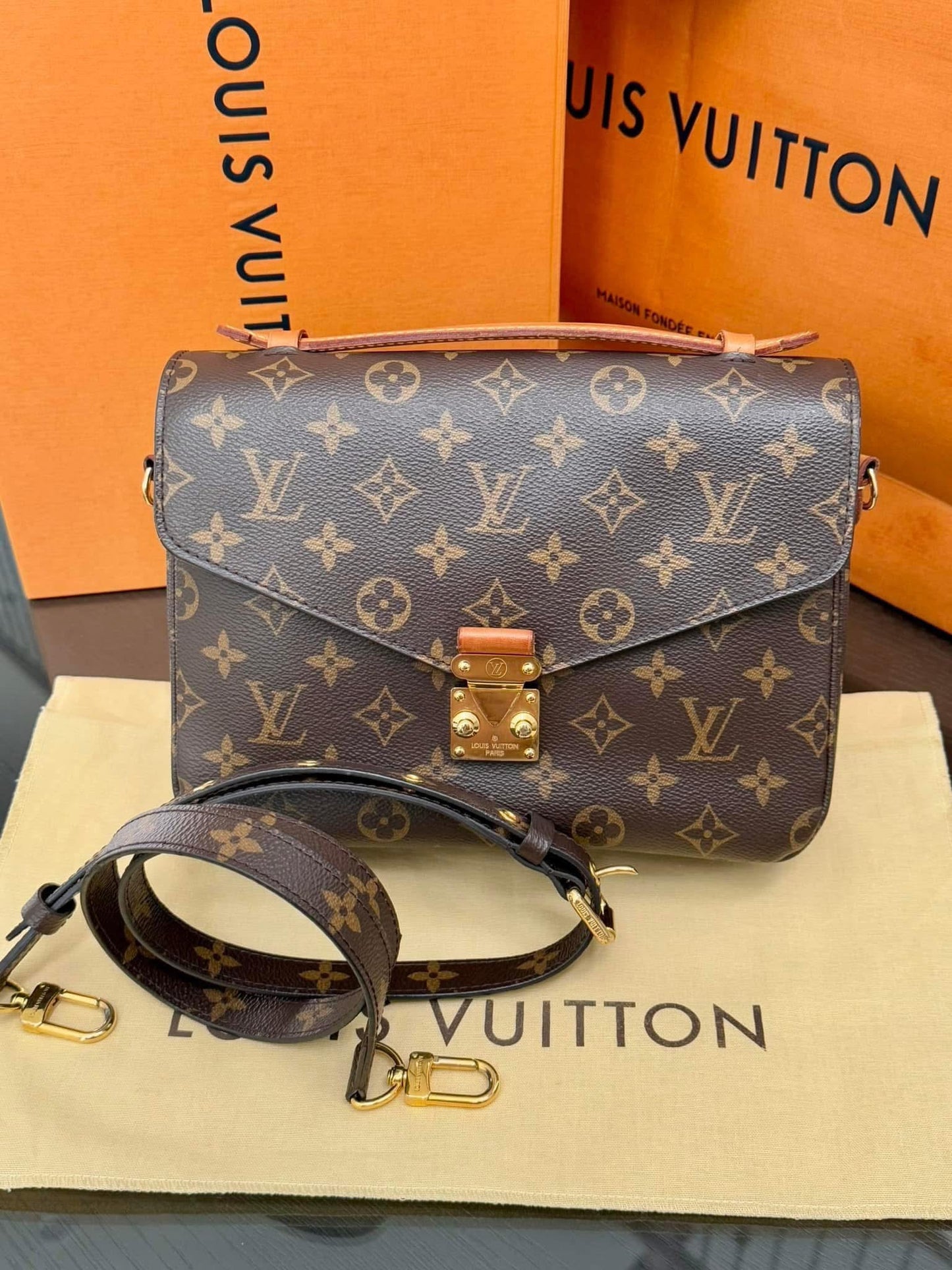 Pochette Metis with Box, Dustbag and Paper bag -Microchip & Authenticed