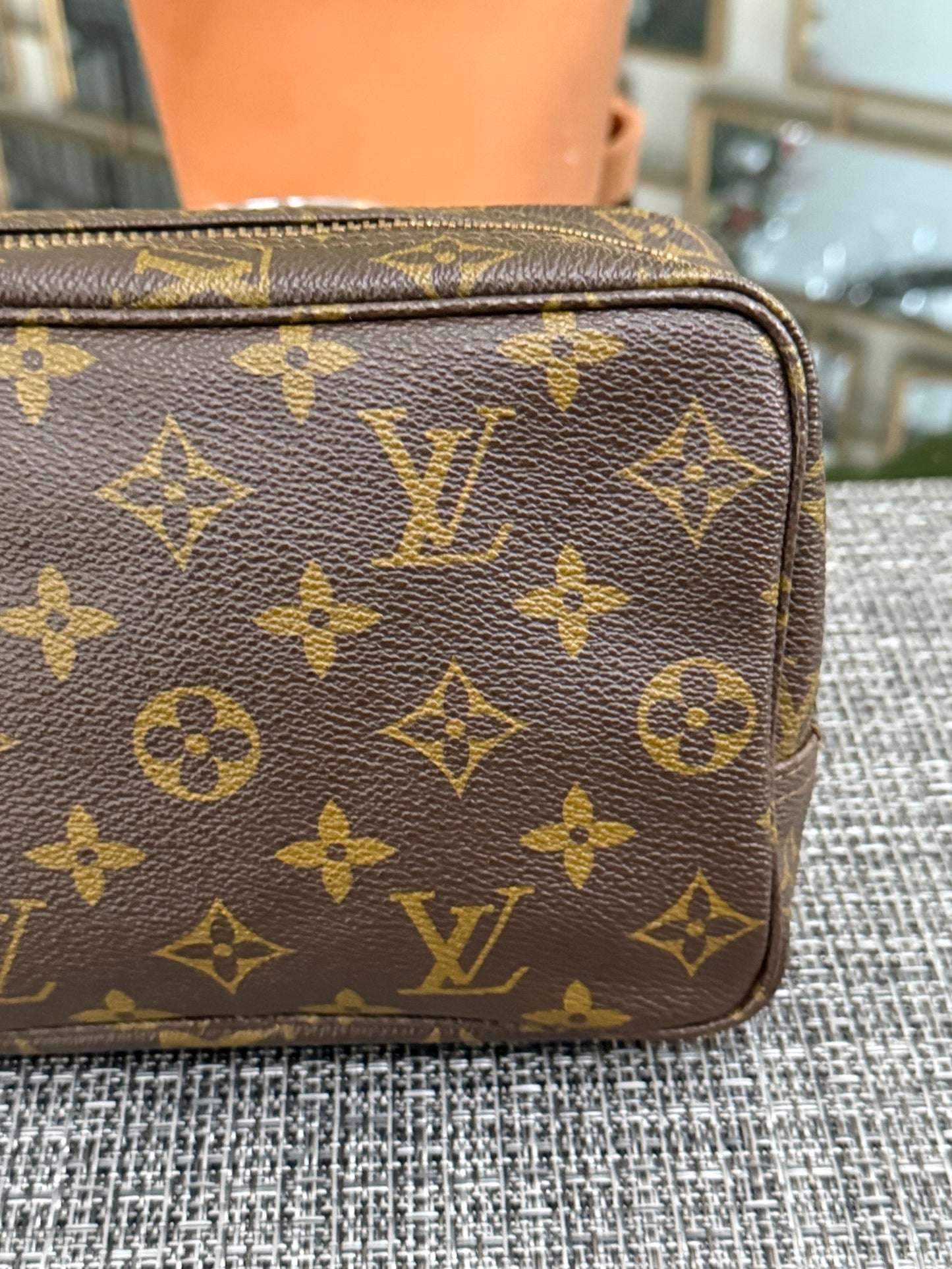 Trousse 18 -Pre Date Code