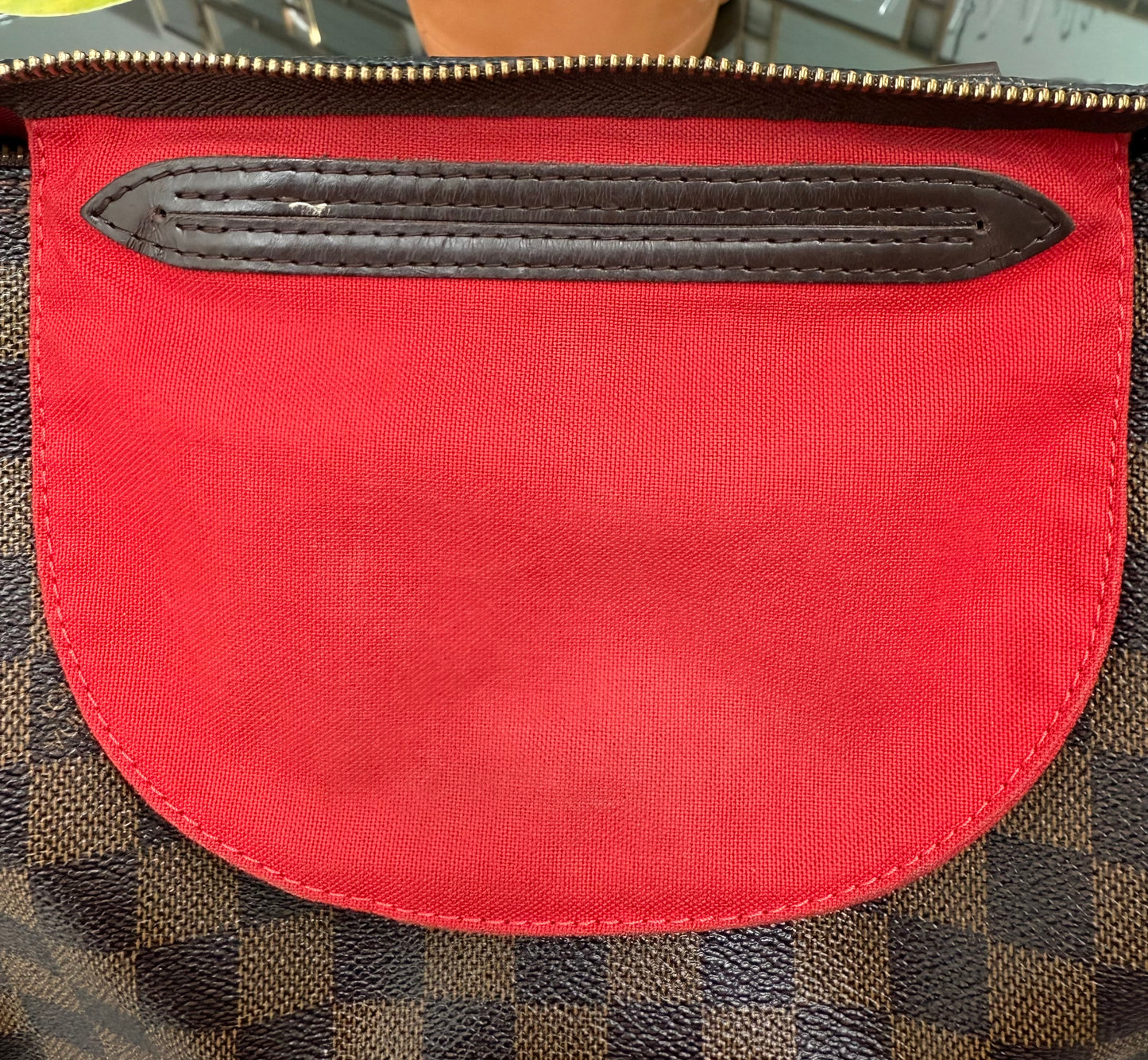 Speedy 30 in DE with π Lock & Key and Dustbag - π
Year: 2008