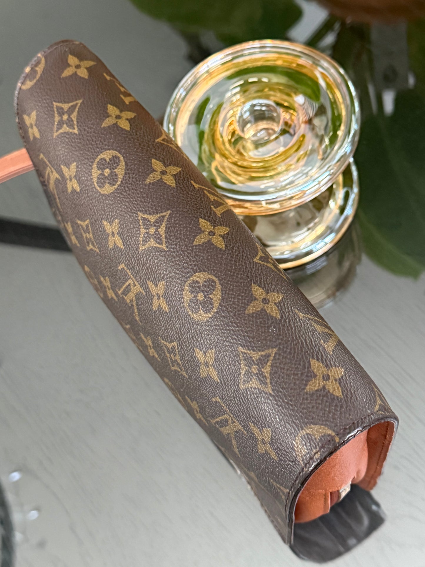 Orsay Clutch
๐๏ธ Year: 1993