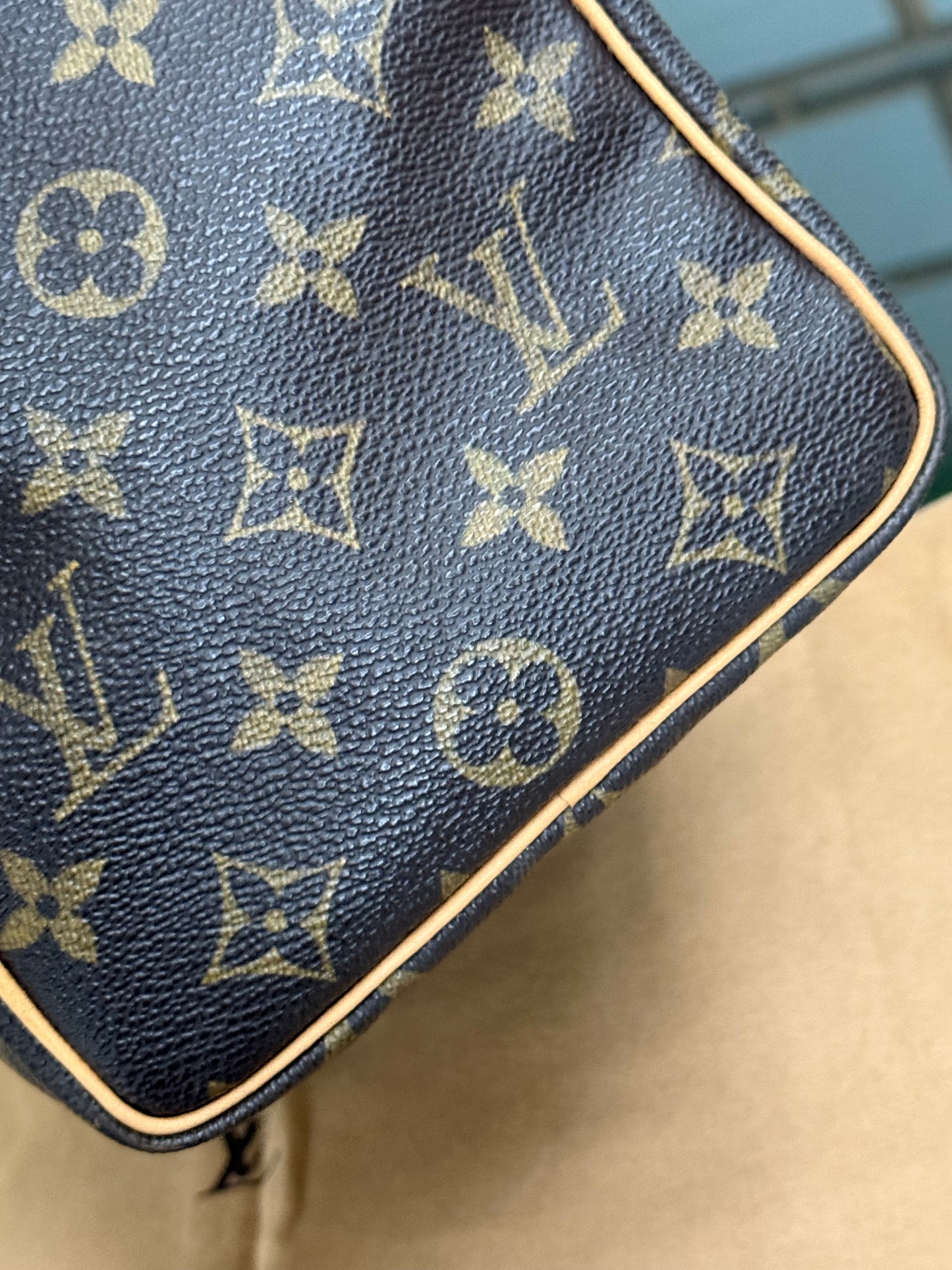 Speedy 25 with π Lock & Key and Dustbag π
Year: 2003