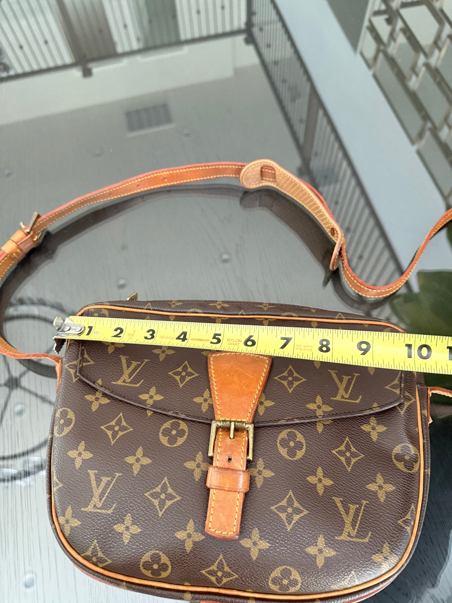Jeaunefille GM Crossbody 🗓️ Year: 1990
