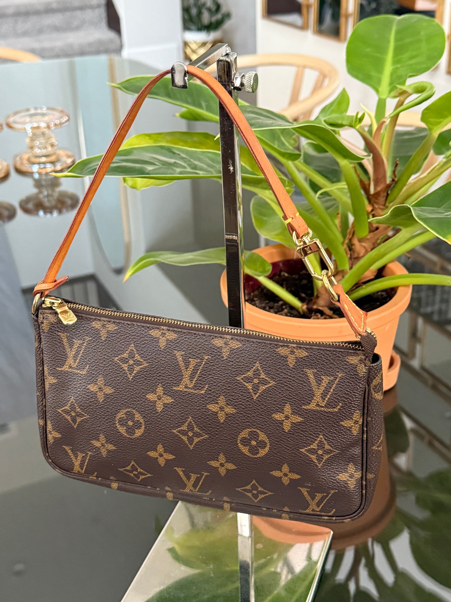 Pochette Accessories - ๐
Year: 2000