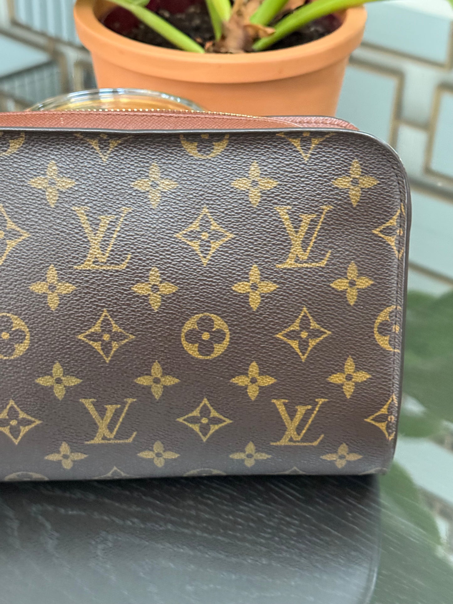 Orsay Clutch -
🗓️ Year: 2001