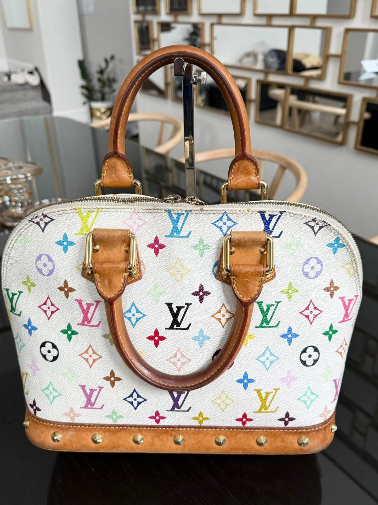 Murakami / Multicolor Alma PM with Dustbag , Insert organizer and Twilly π
Year: 2004