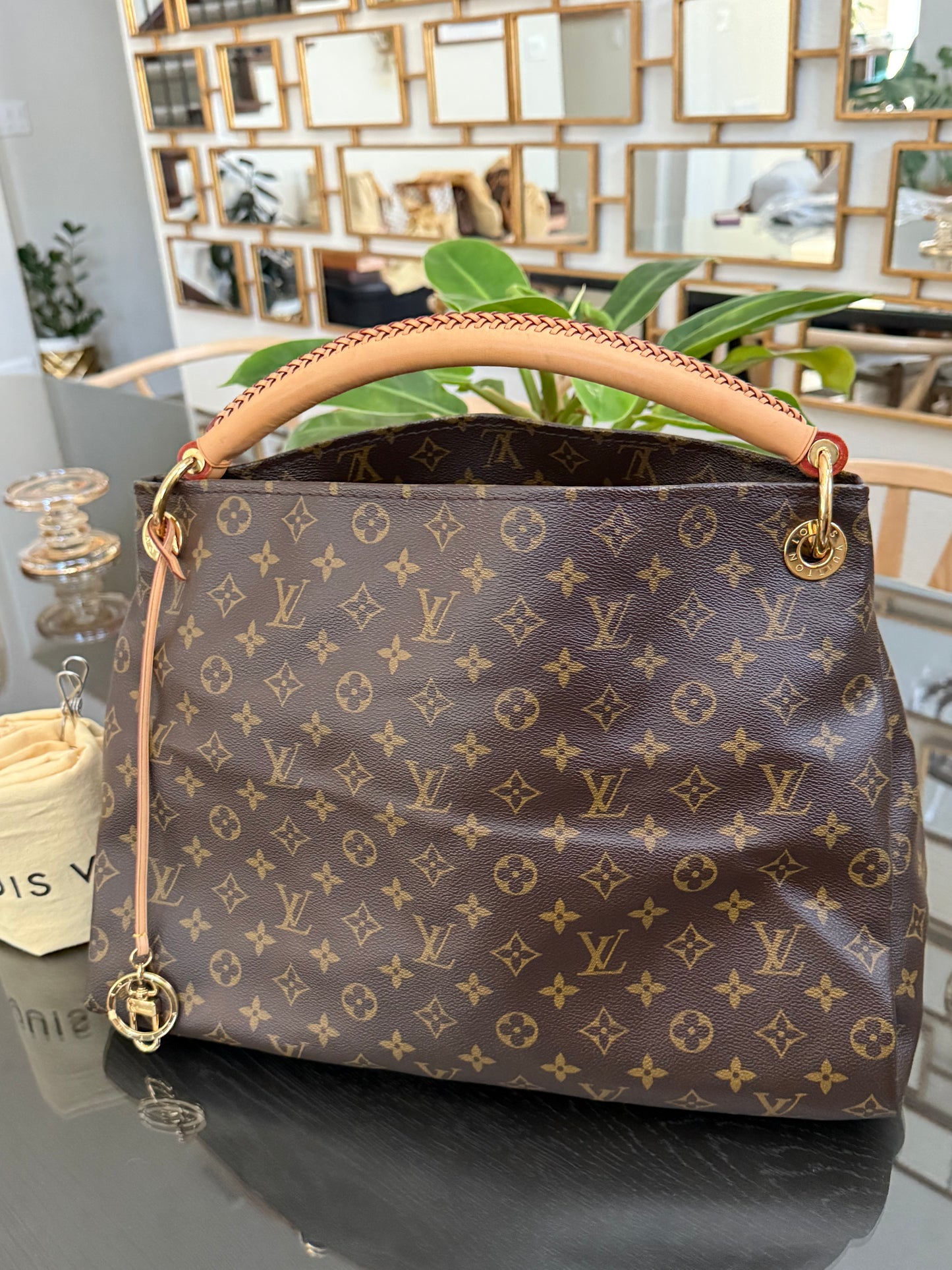 Artsy MM with Dustbag and Insert Organizer - ๐
Year: 2011