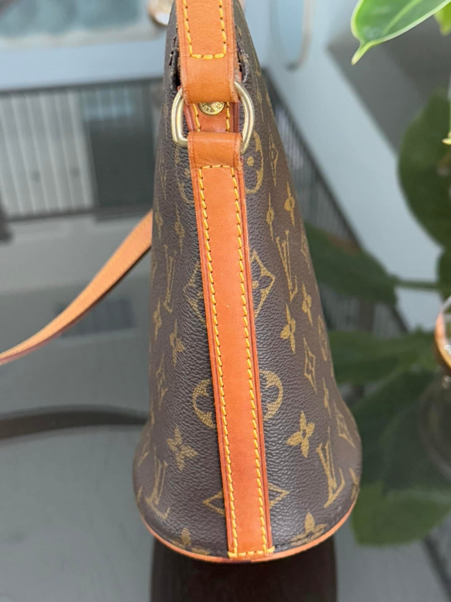Drouot Crossbody
π
Year: 2001