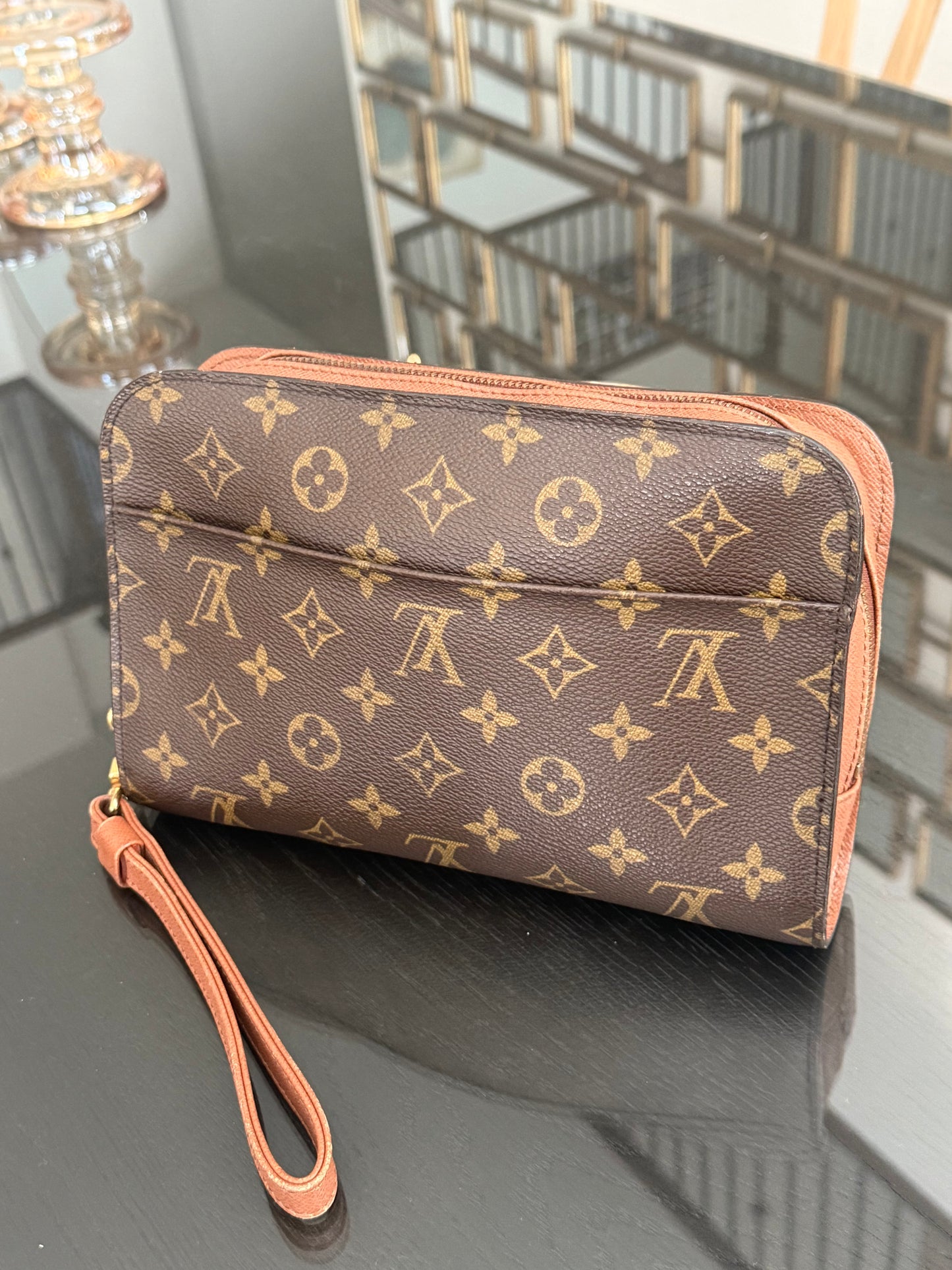 Orsay Clutch
๐๏ธ Year: 1995