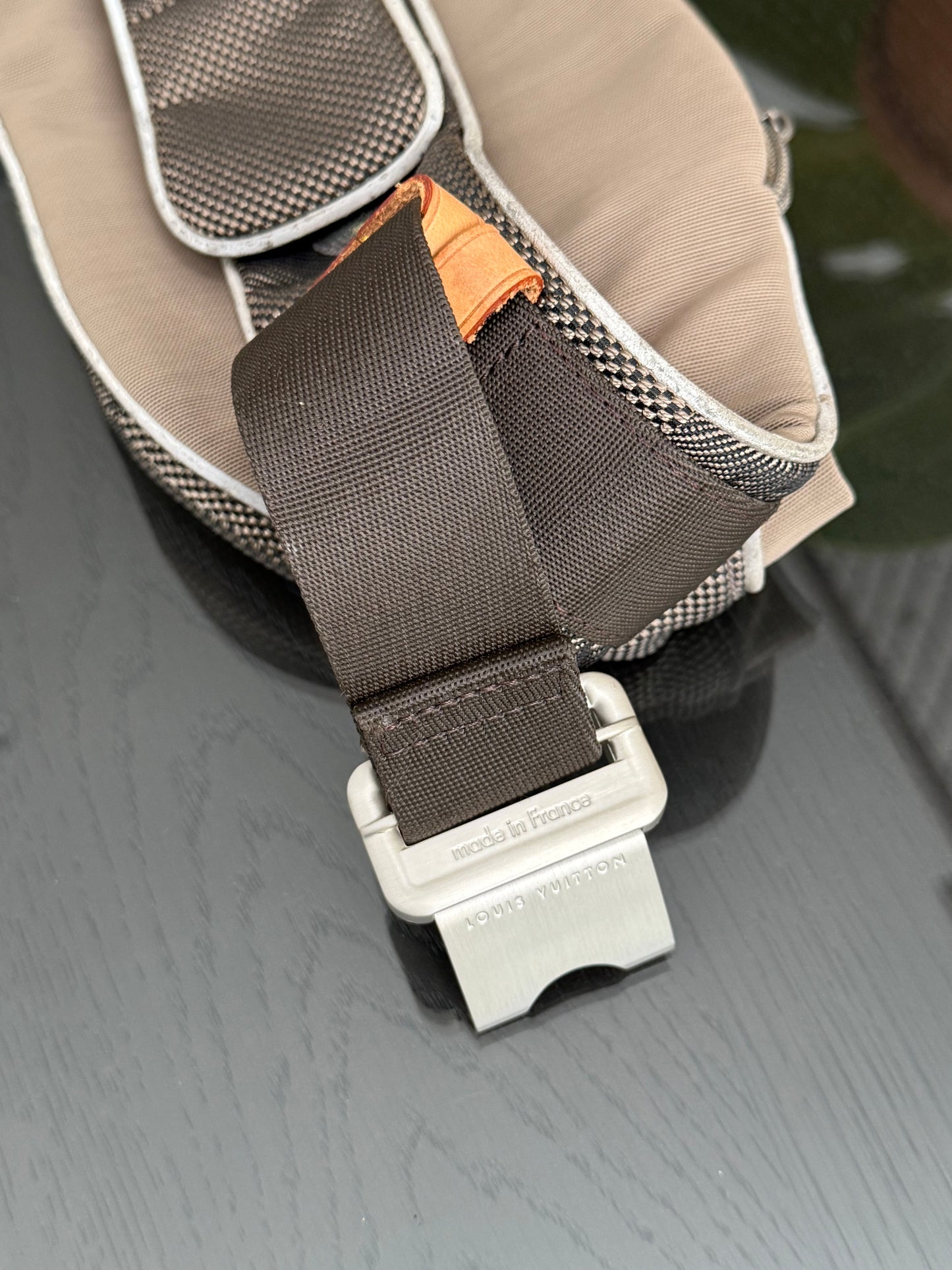 Damier Geant Ceinture Jogging Waist Bag -🗓️ Year: 2004