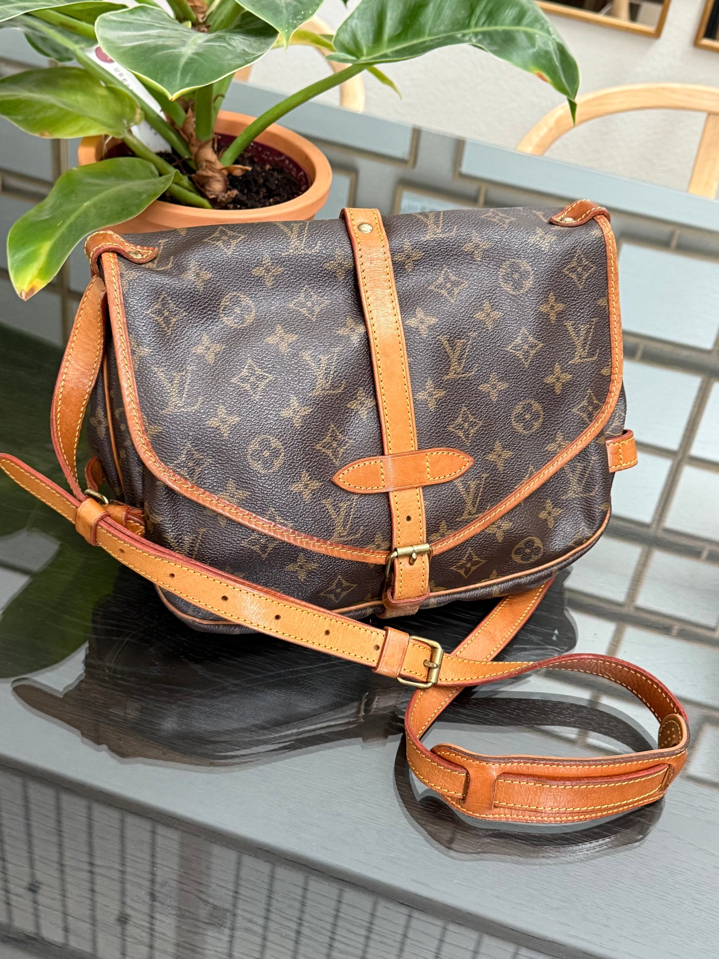 Saumur 30 Crossbody -๐๏ธ Year: 1992