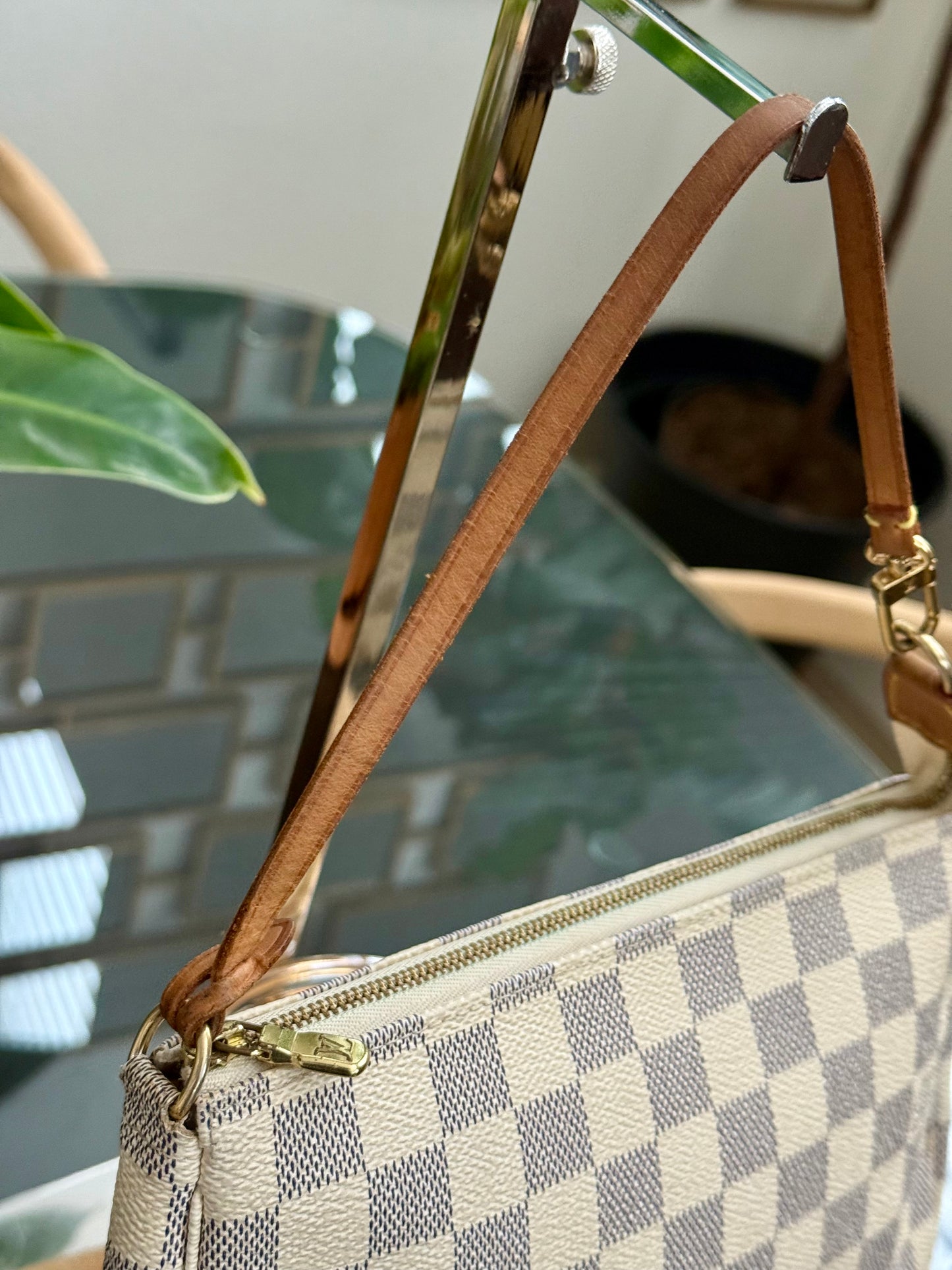 Pochette Accessories in Azur - π
Year: 2007