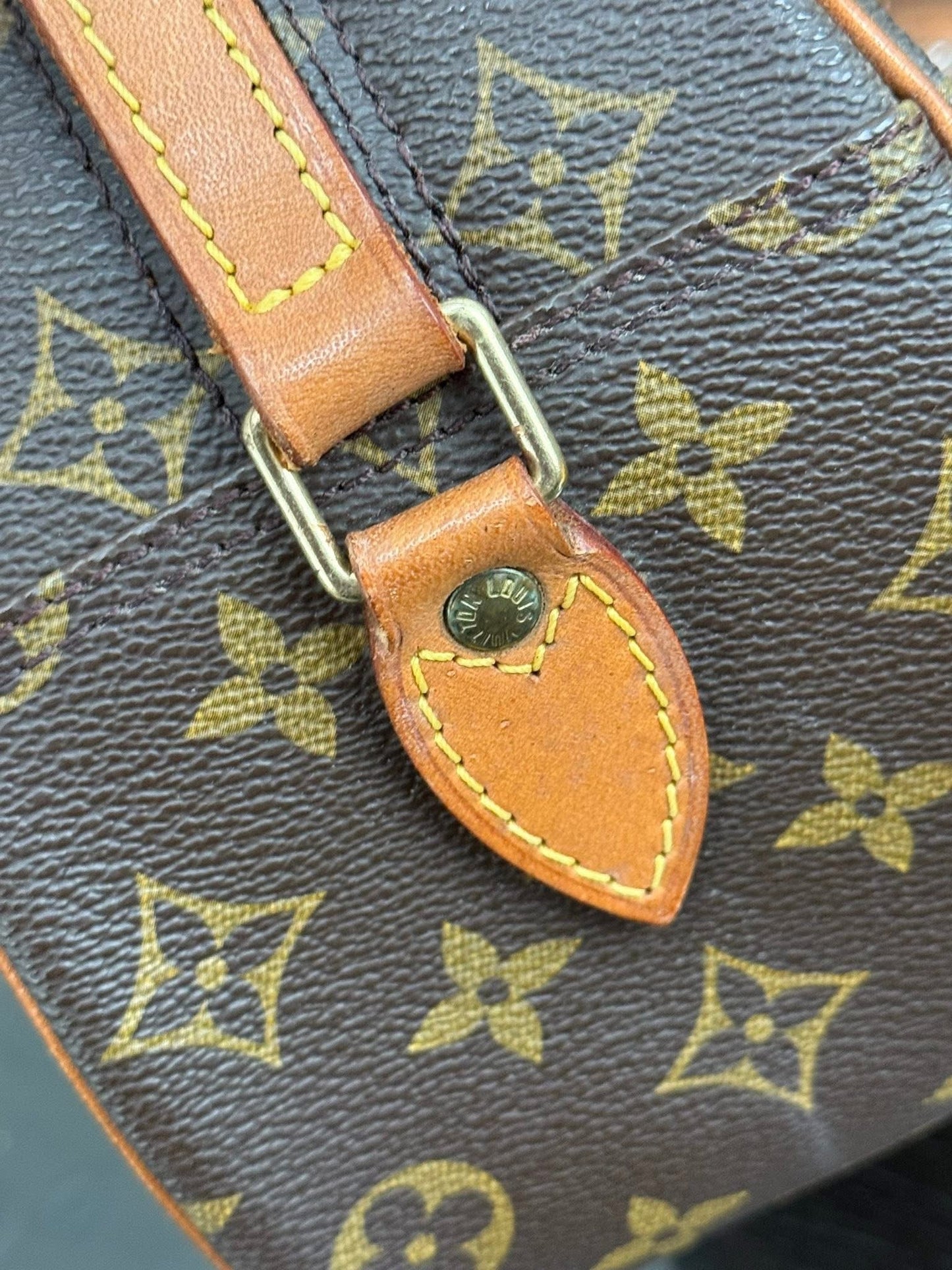 Blois Crossbody -๐๏ธ Year: 1997