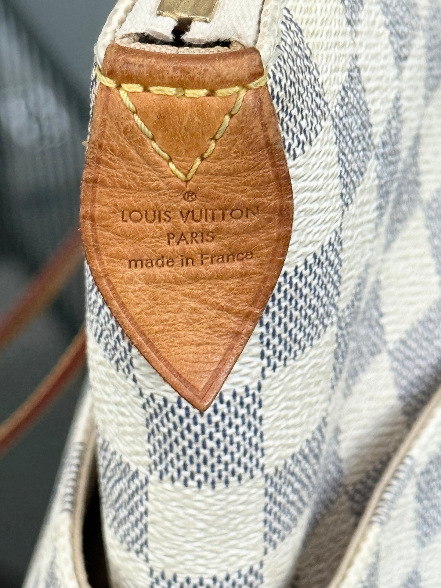 Totally MM in Azur with Dustbag -Year: 2011