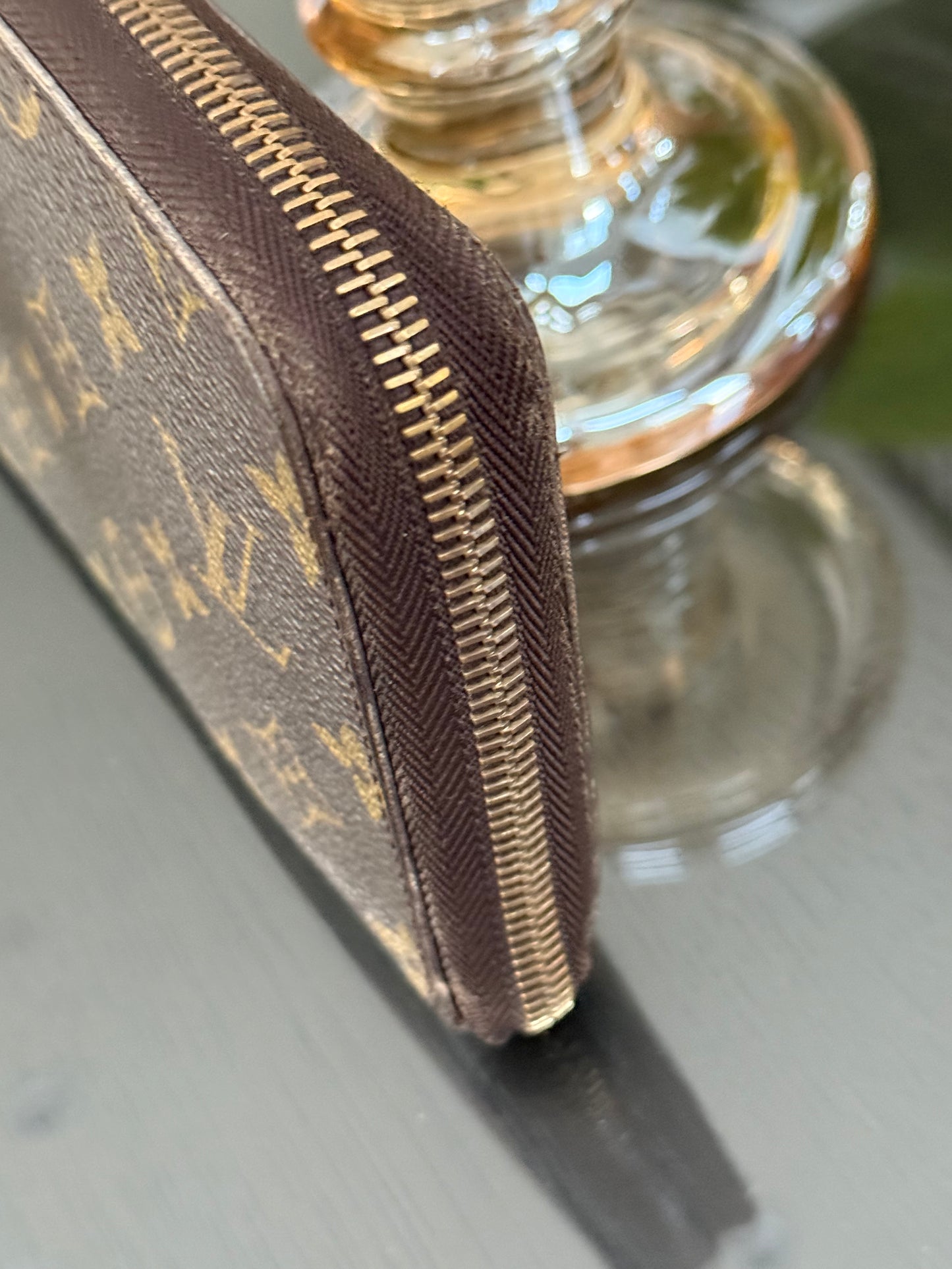 Zippy Wallet Organizer ๐
Year: 2008