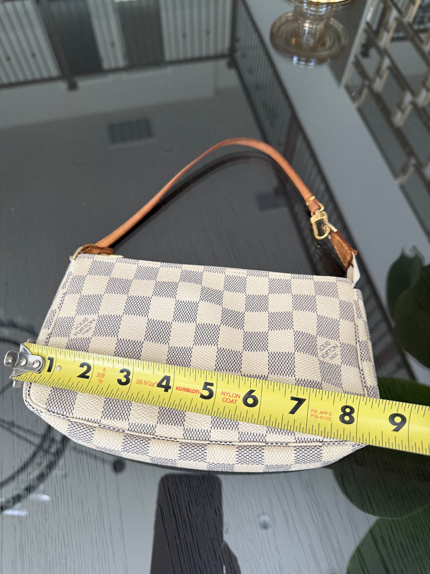 Pochette Accessories in Azur - π
Year: 2007
